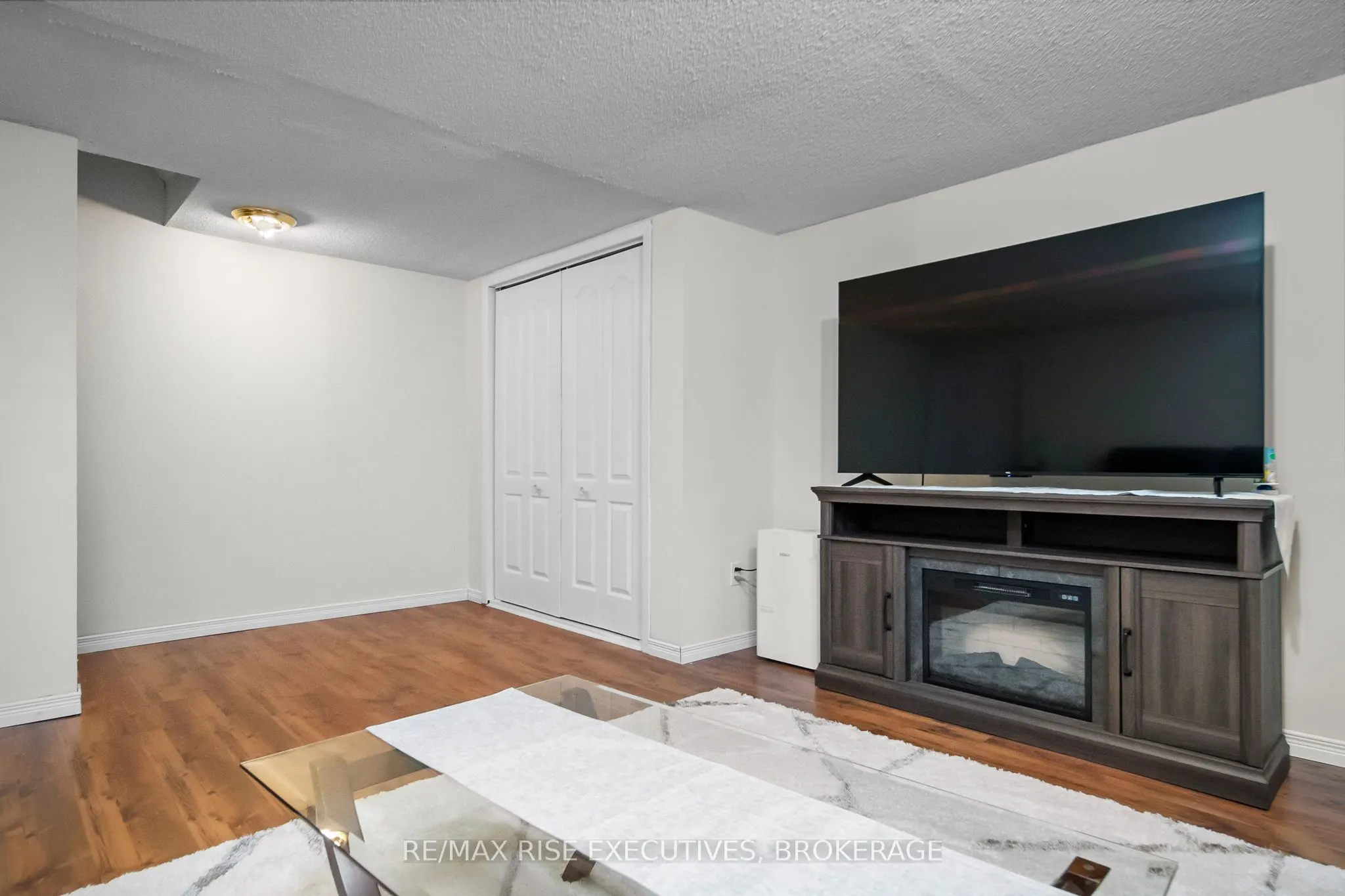 25 Rosemund Place, #115