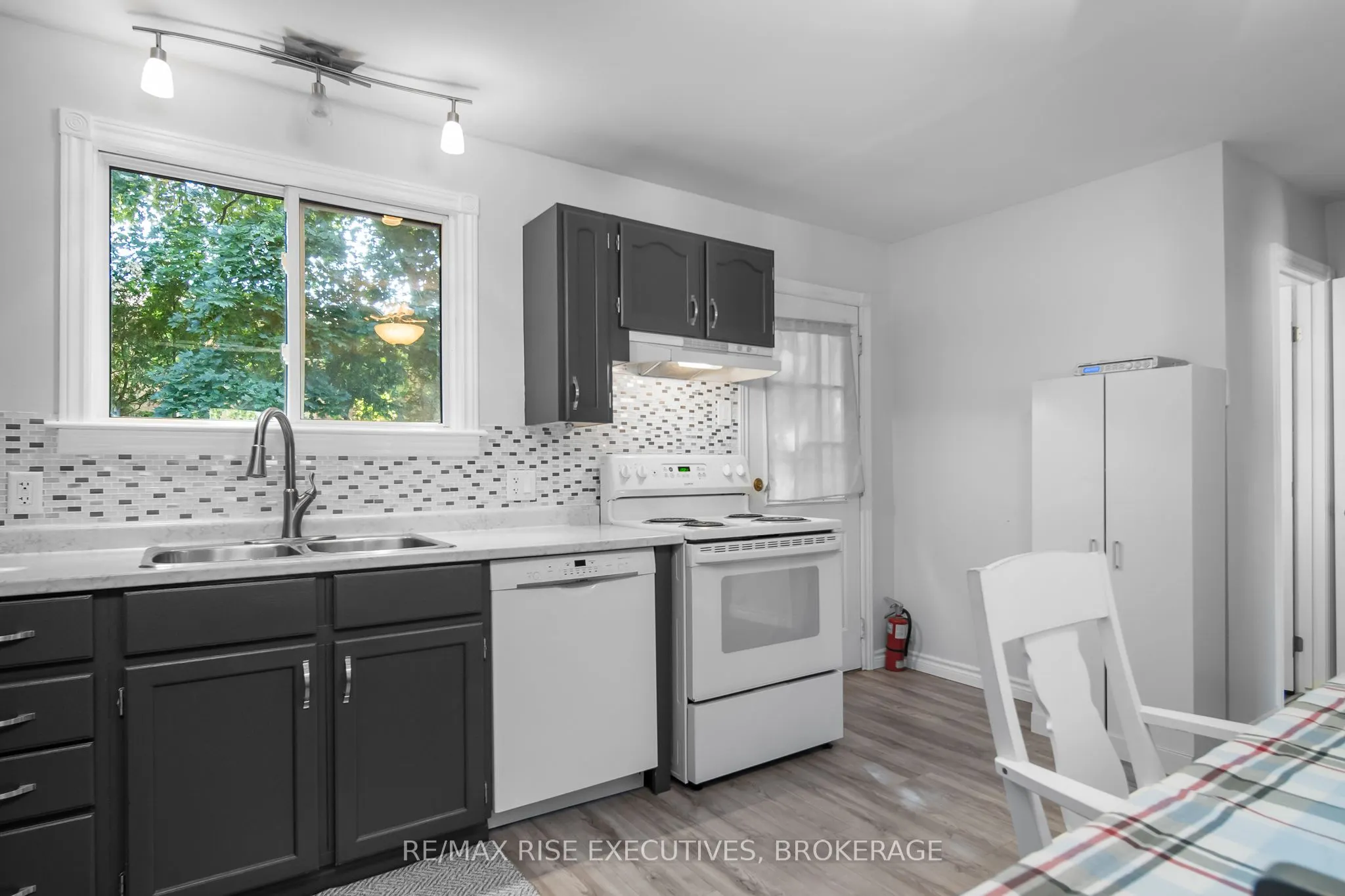 25 Rosemund Place, #115