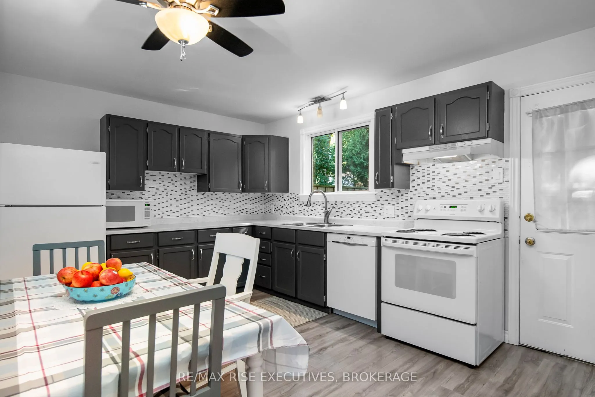 25 Rosemund Place, #115