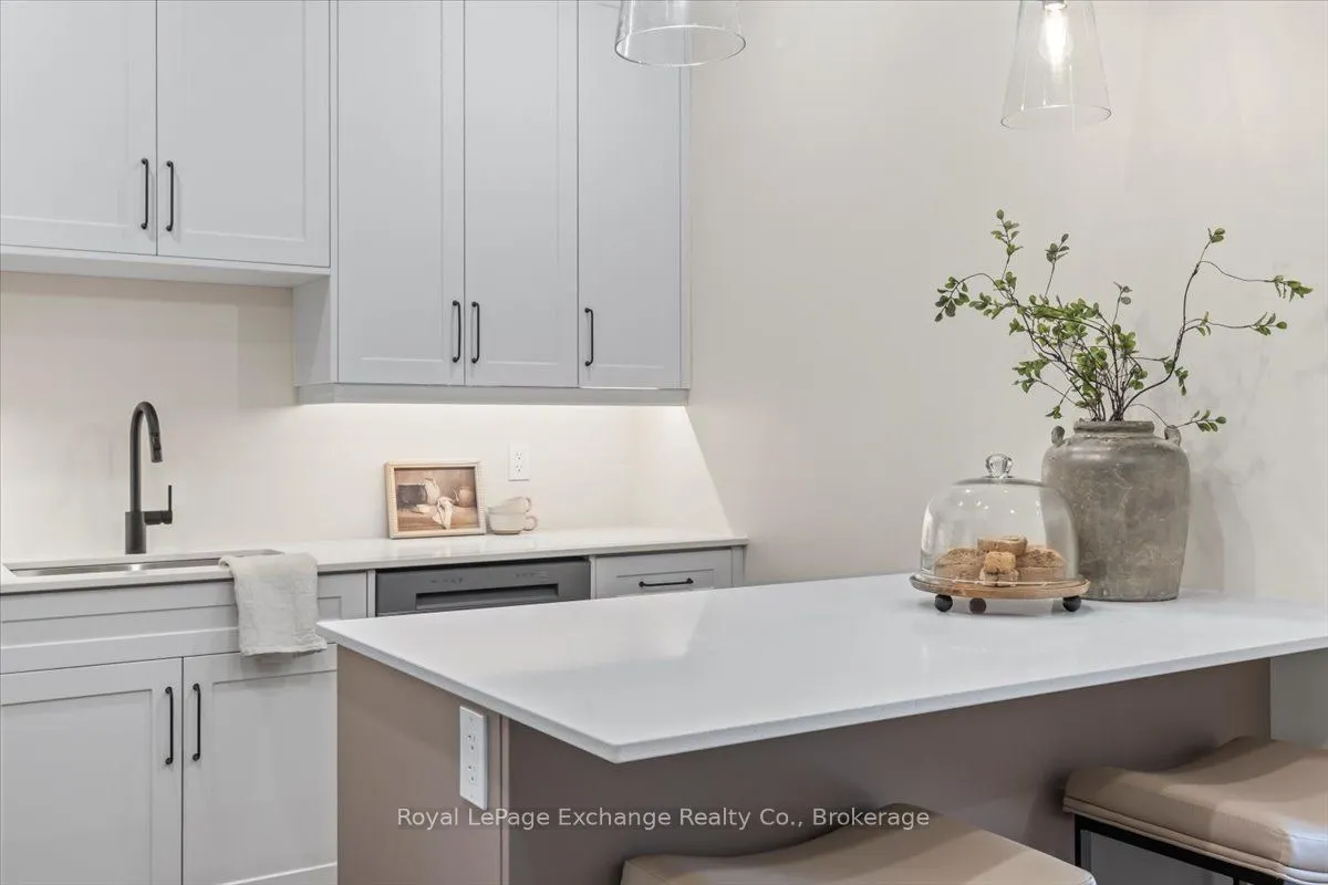307 Arnaud Street, #3