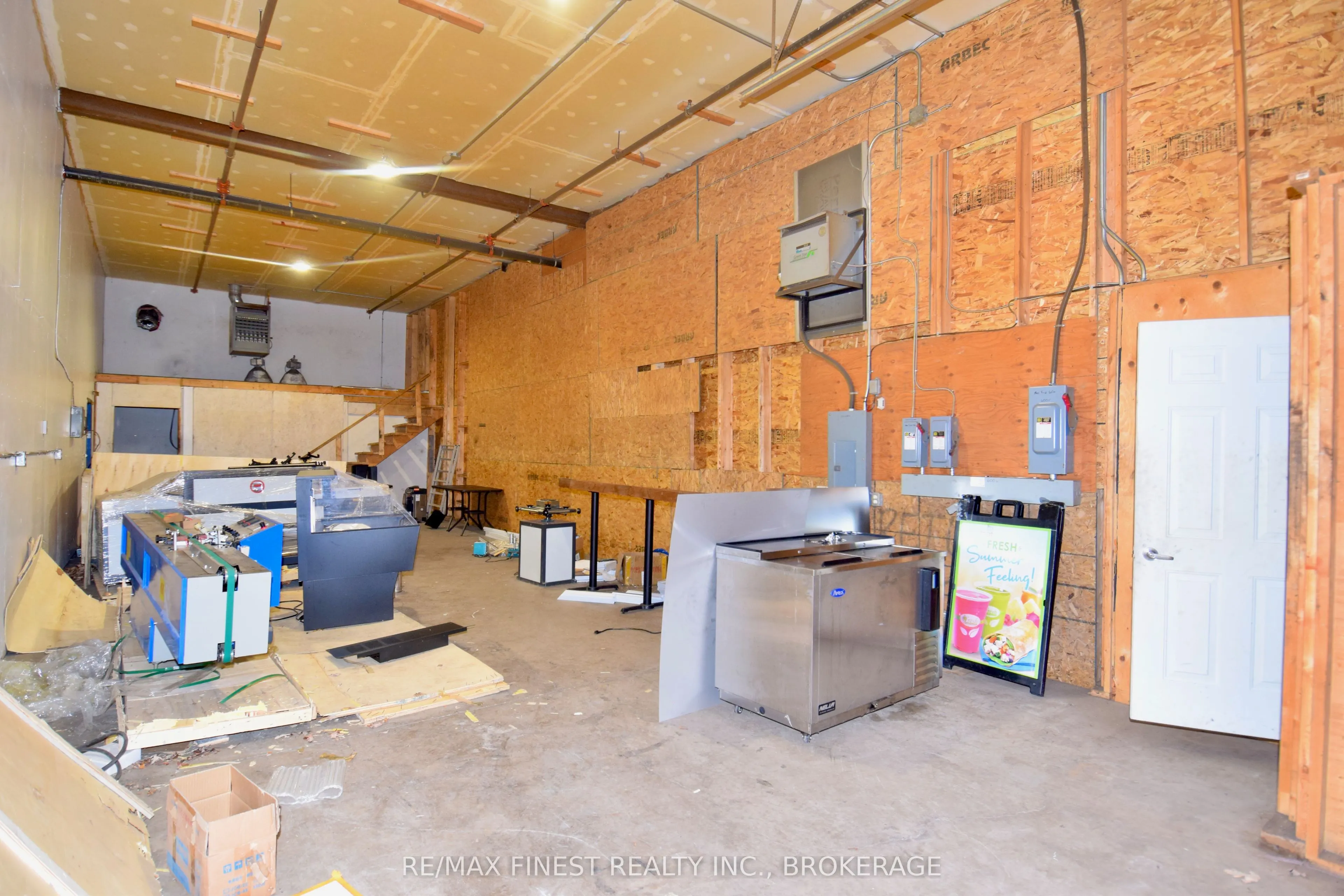 212 Camden Road, #3