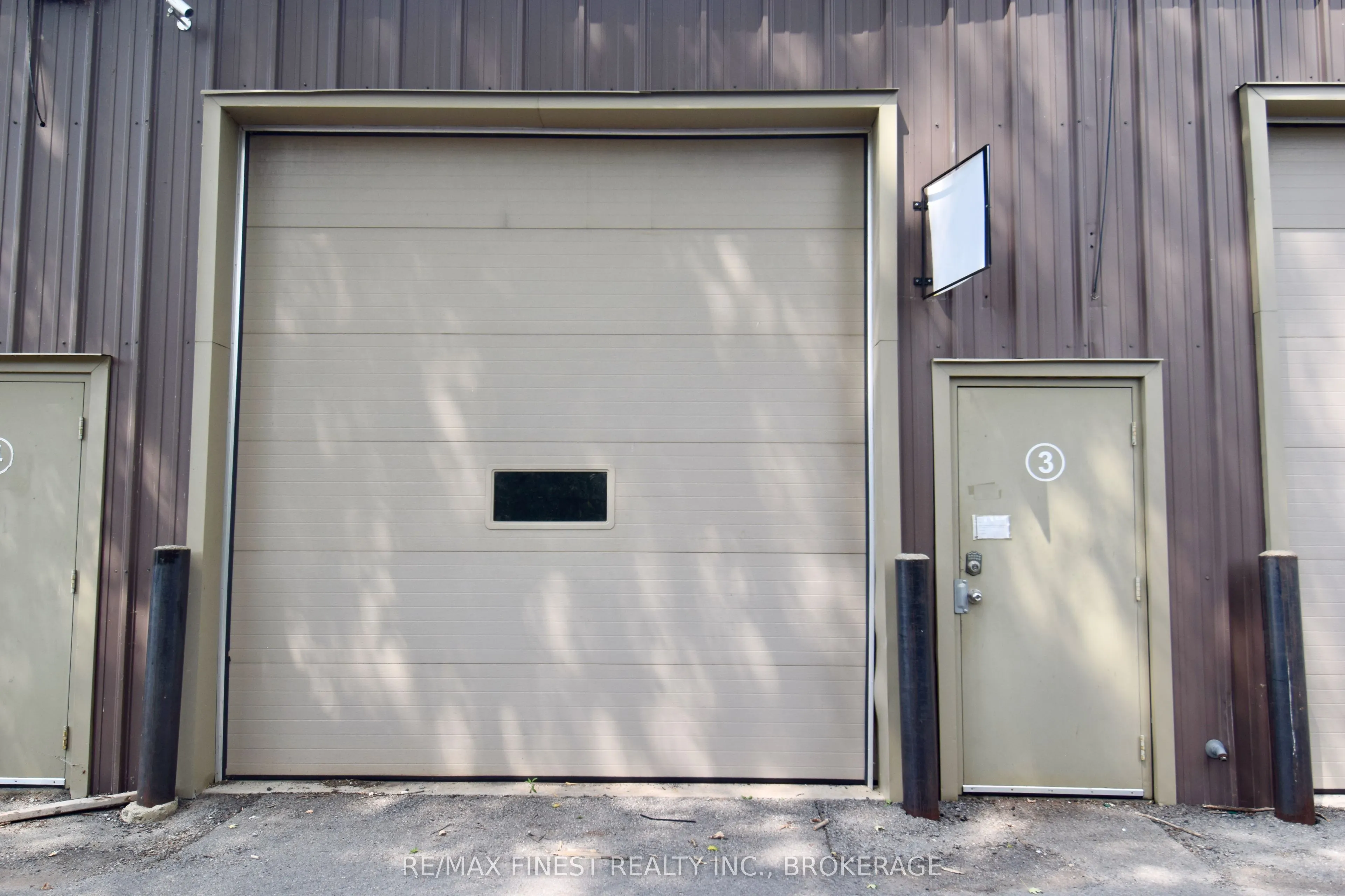 212 Camden Road, #3