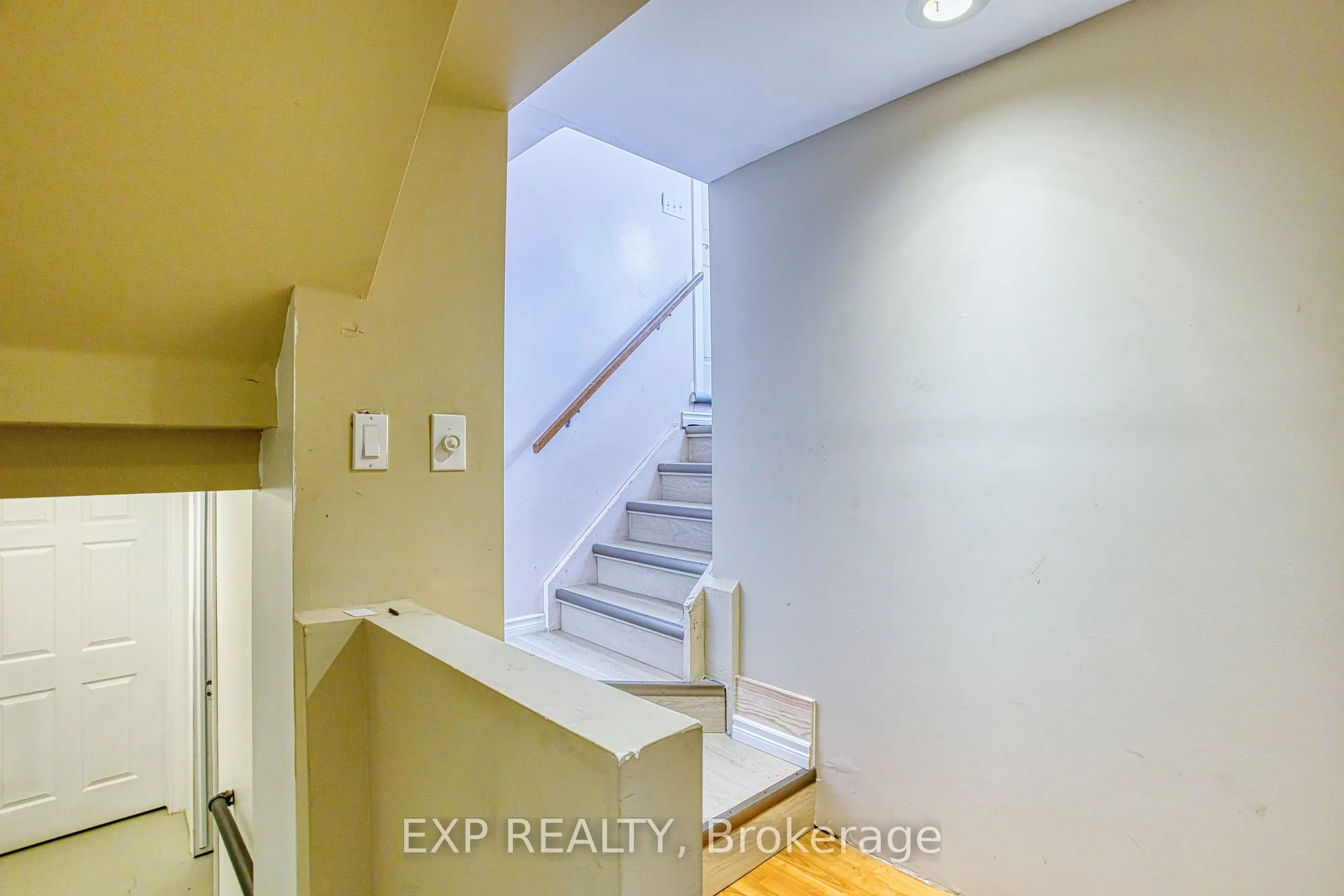 4453 Meadowvale Drive, #Main