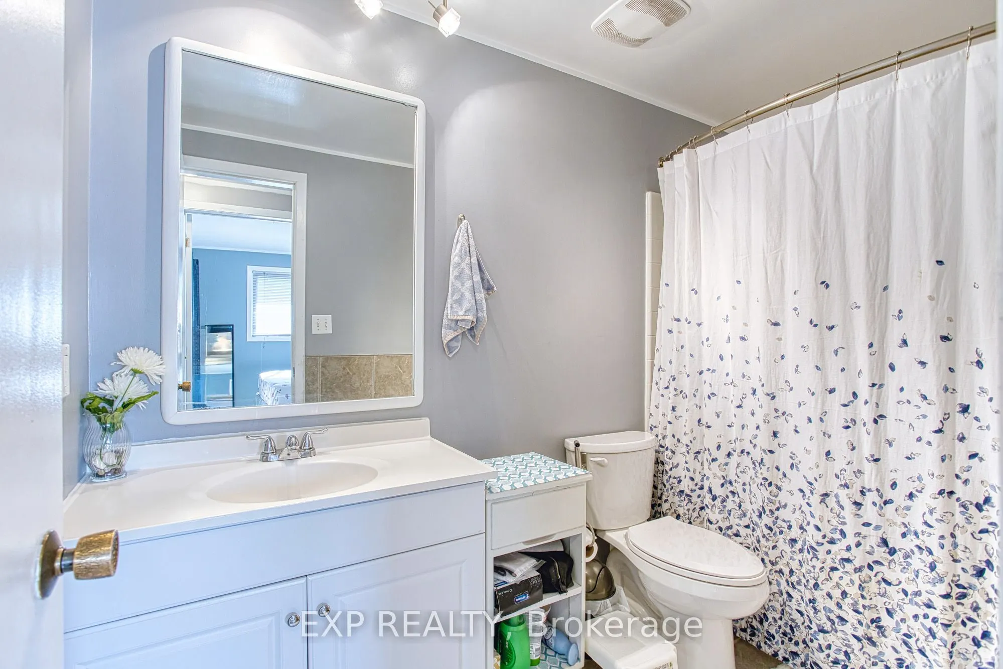 4453 Meadowvale Drive, #Main