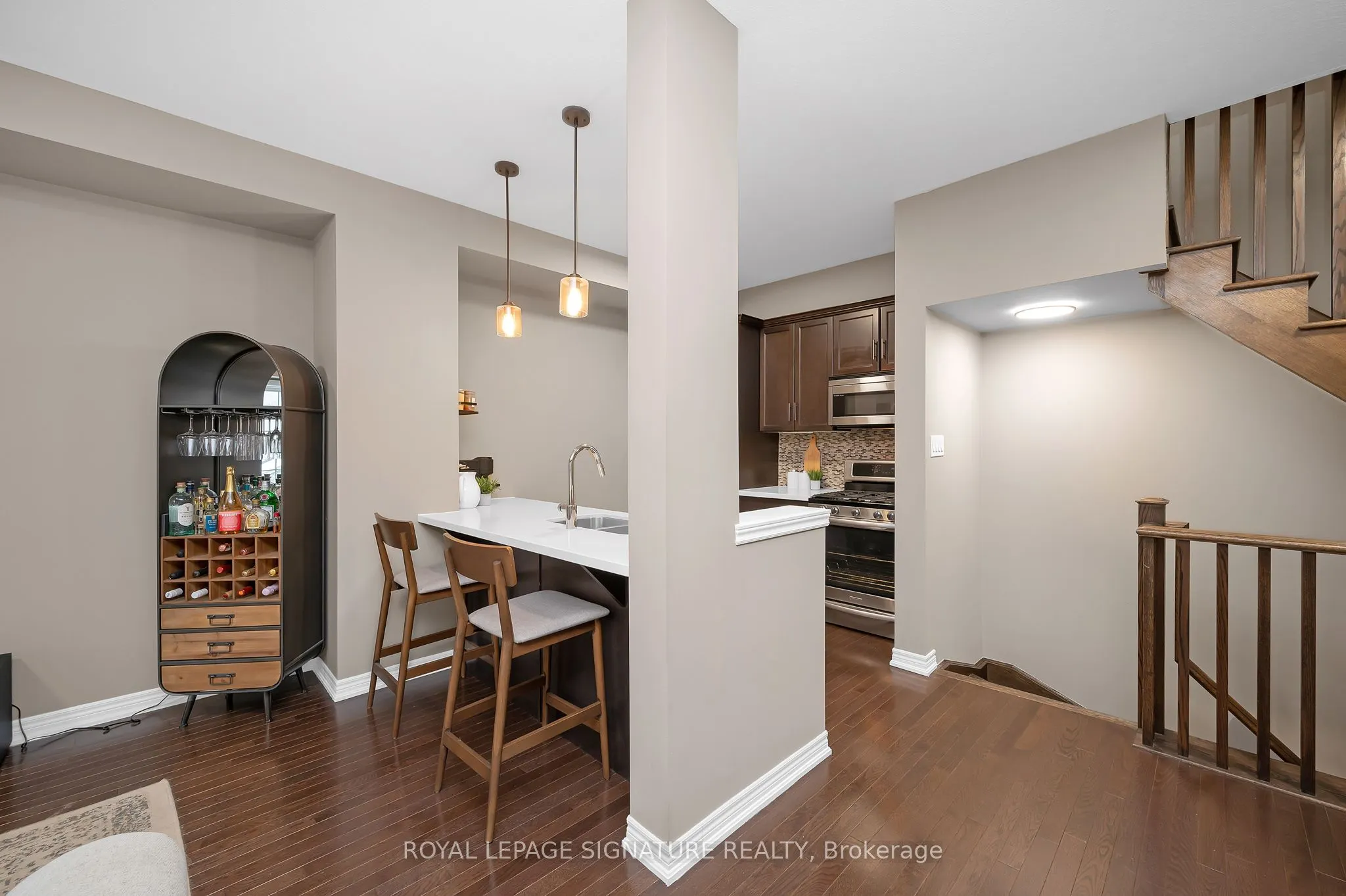 215 Dundas Street E, #29