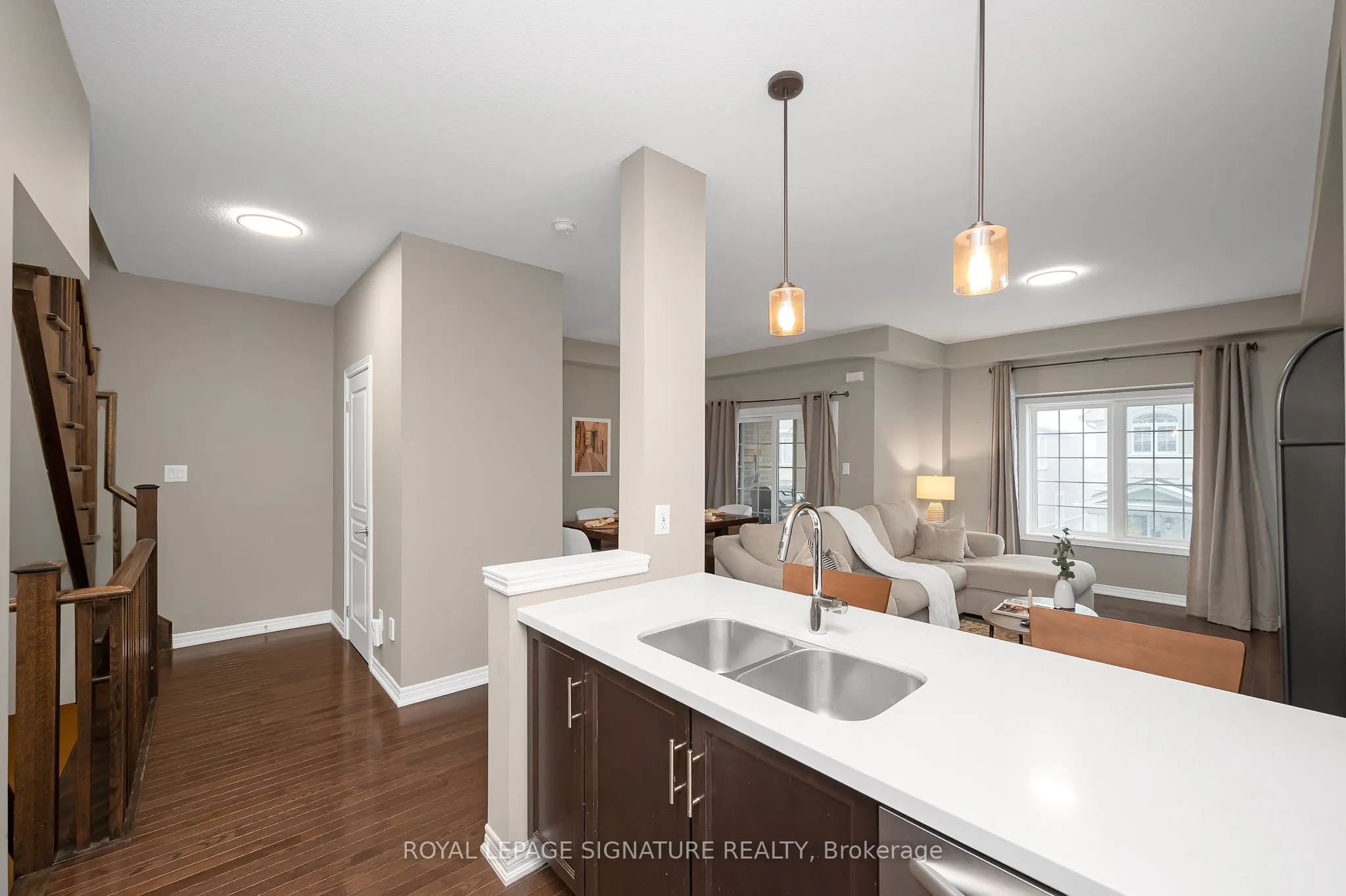 215 Dundas Street E, #29