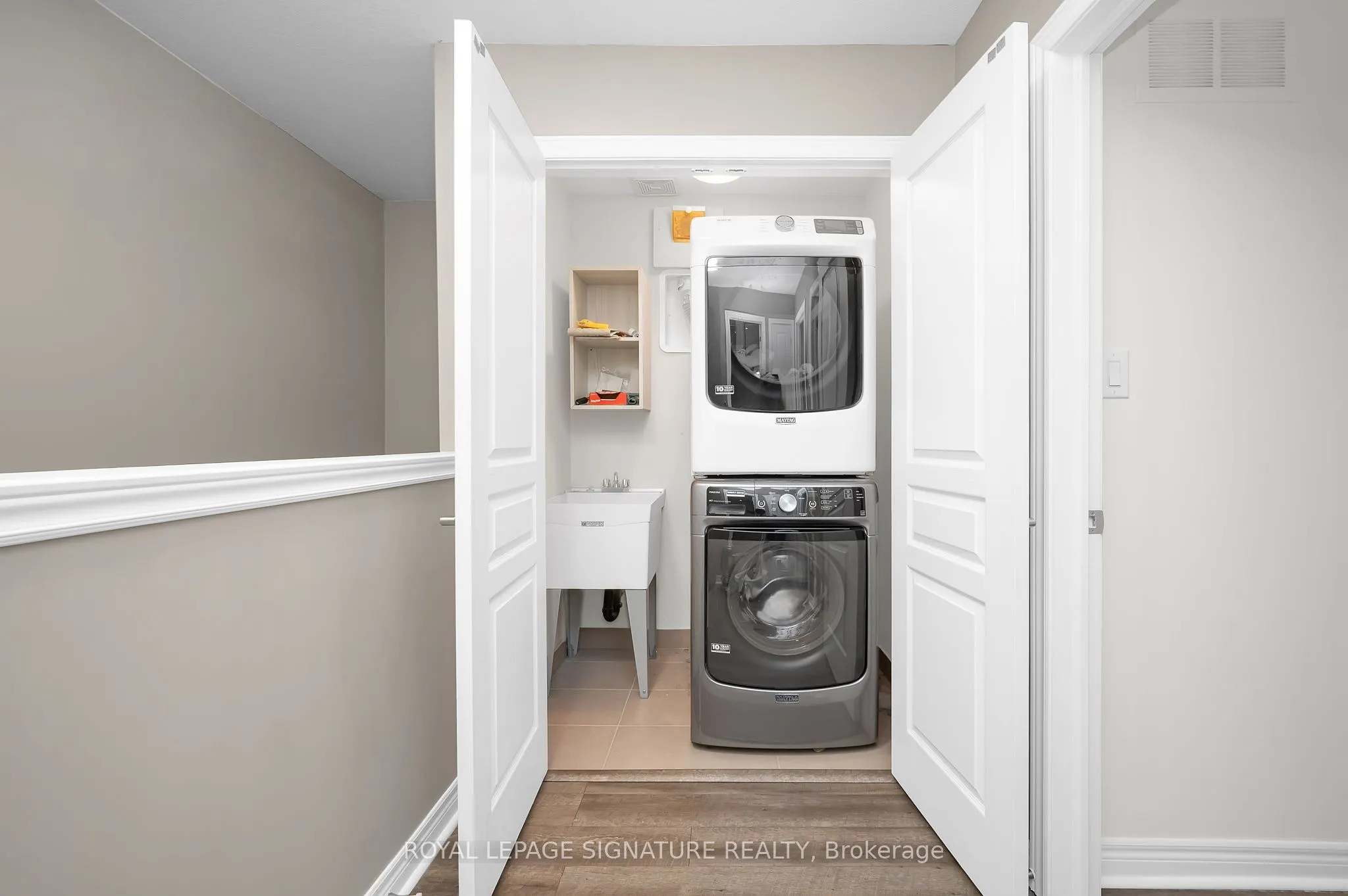 215 Dundas Street E, #29