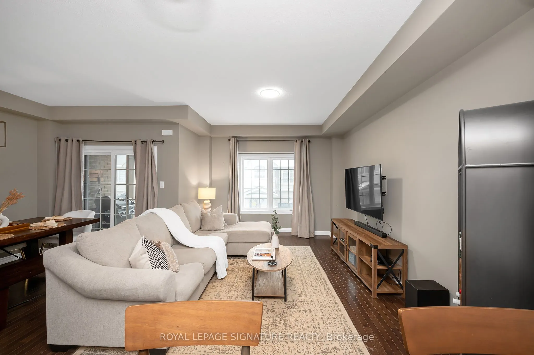 215 Dundas Street E, #29
