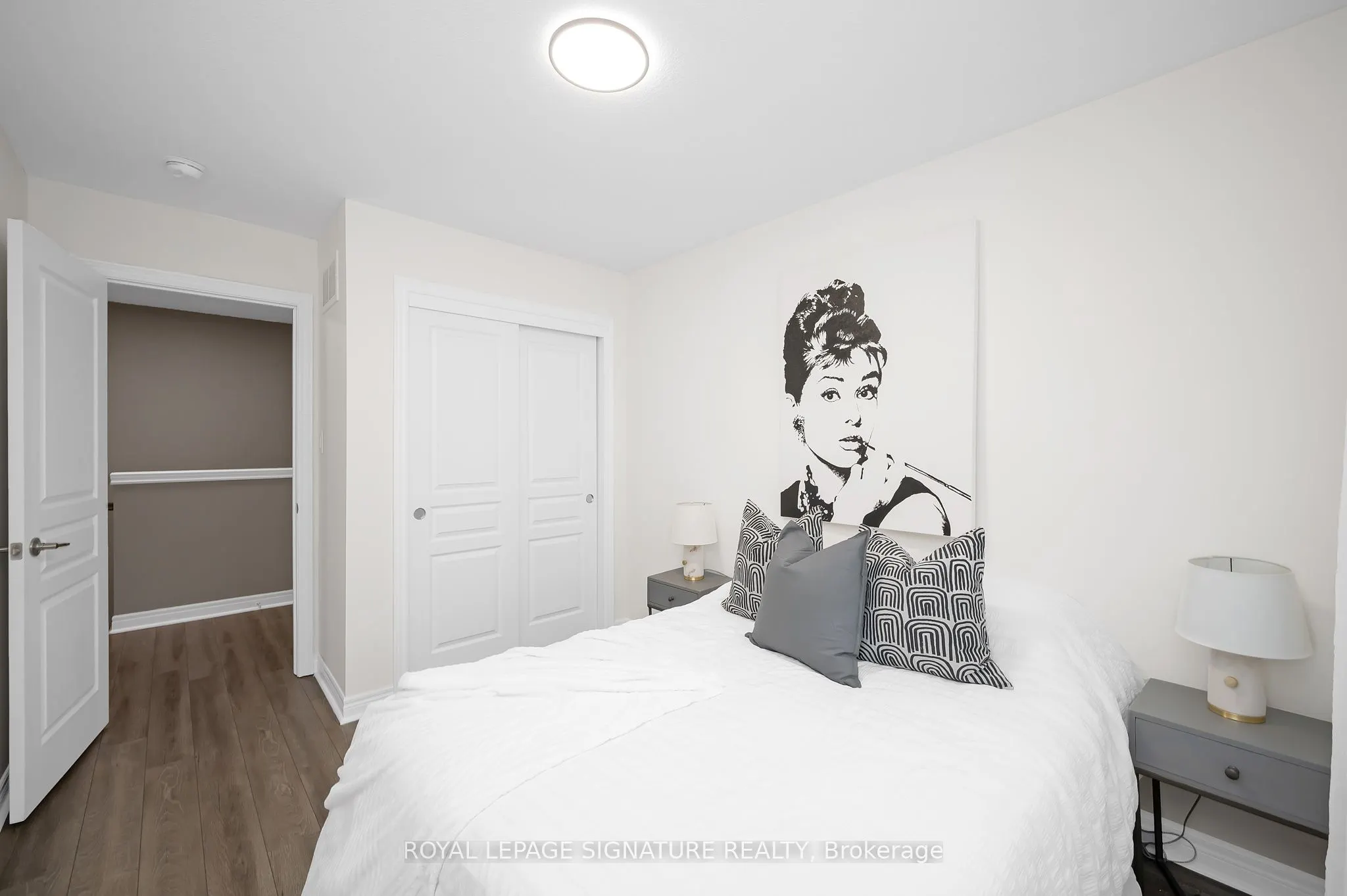 215 Dundas Street E, #29