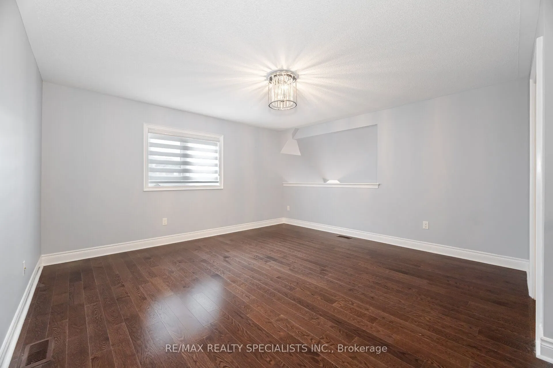 33 Stonegate Avenue