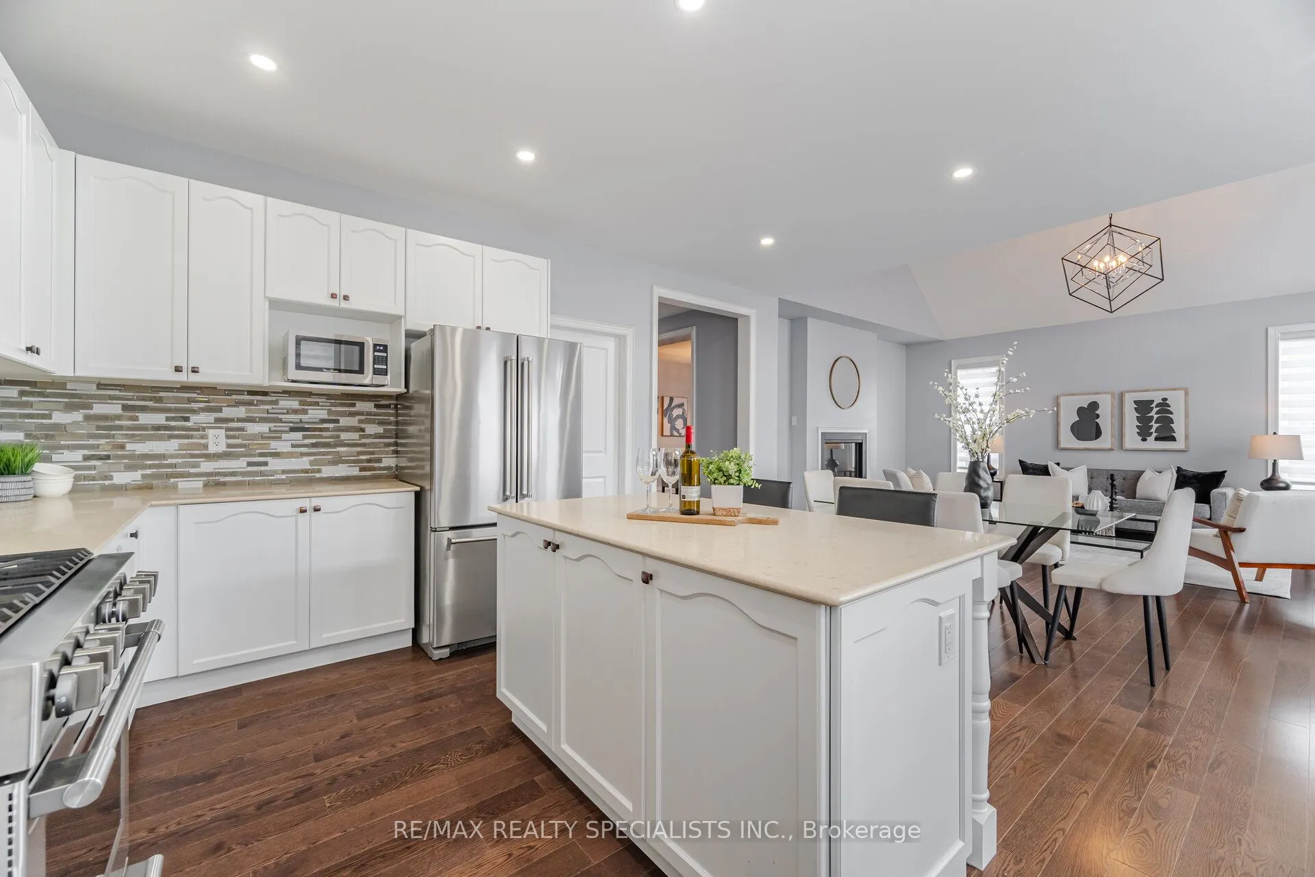 33 Stonegate Avenue