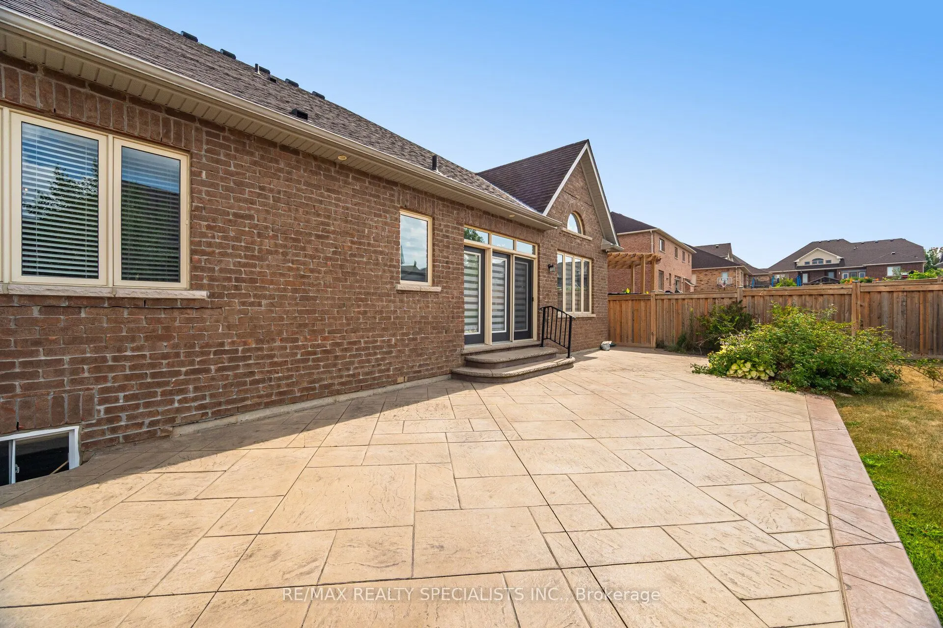 33 Stonegate Avenue
