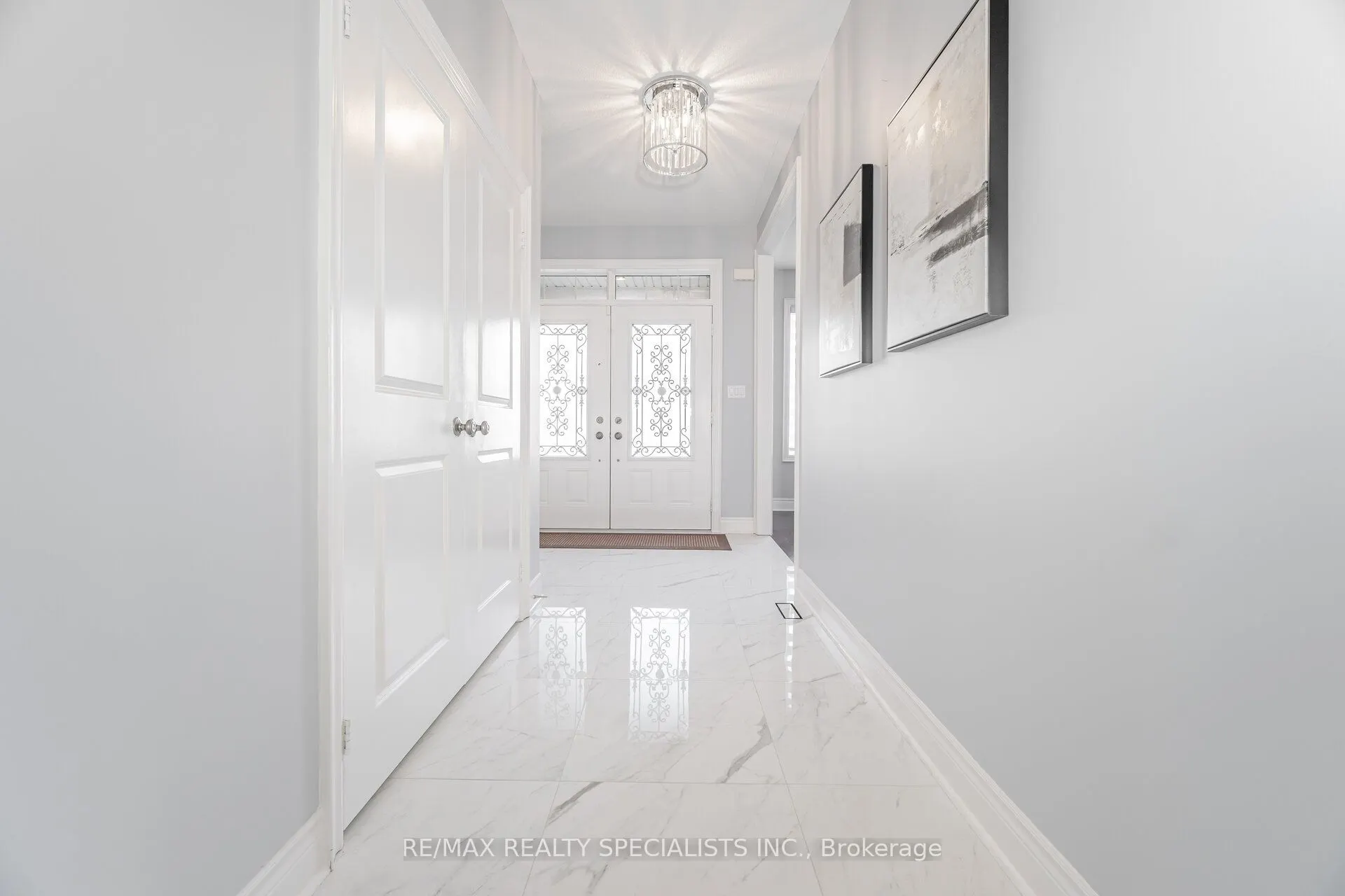 33 Stonegate Avenue