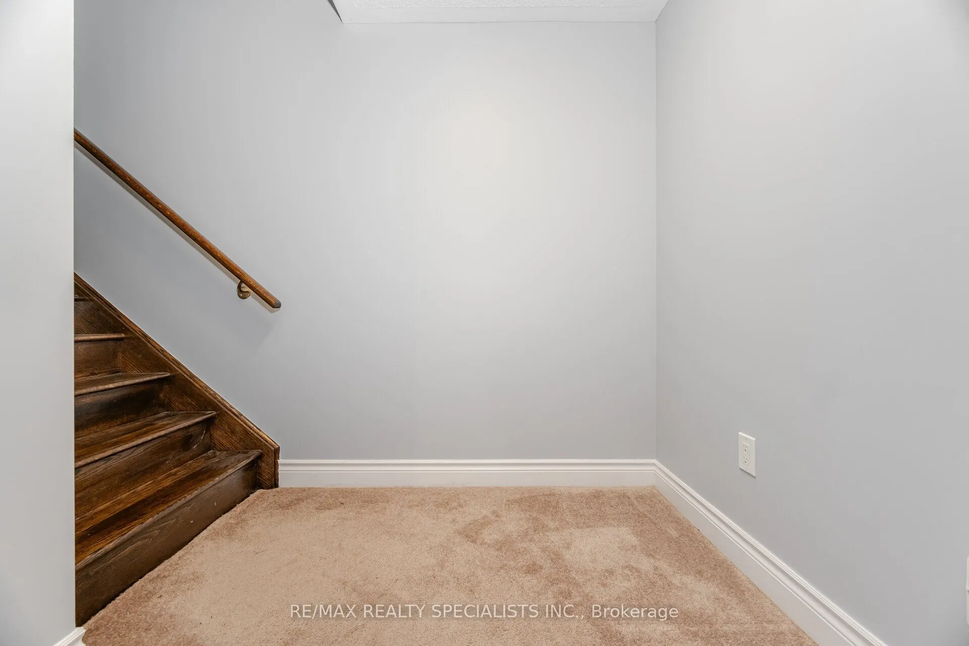 33 Stonegate Avenue
