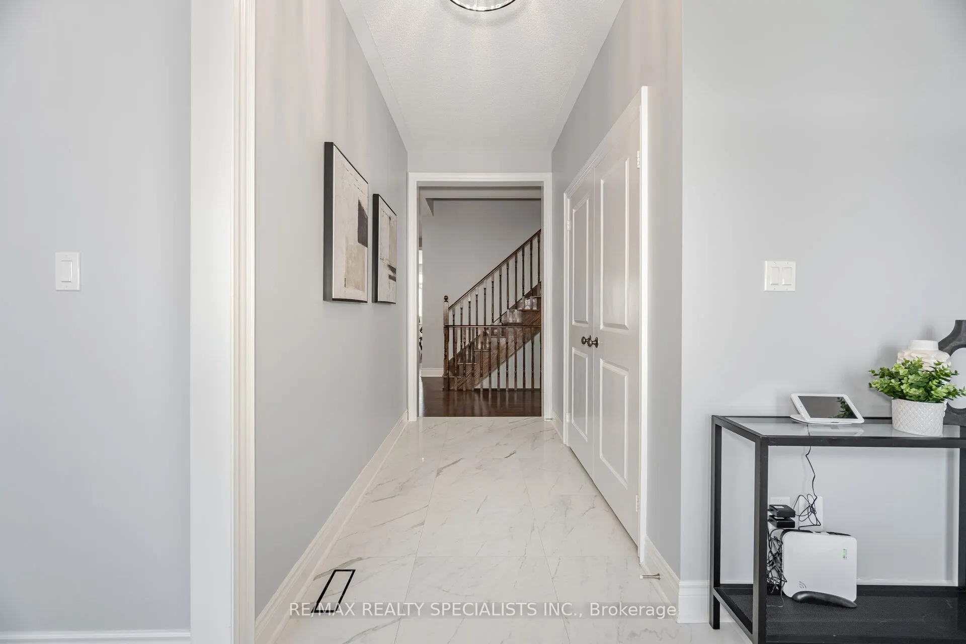 33 Stonegate Avenue