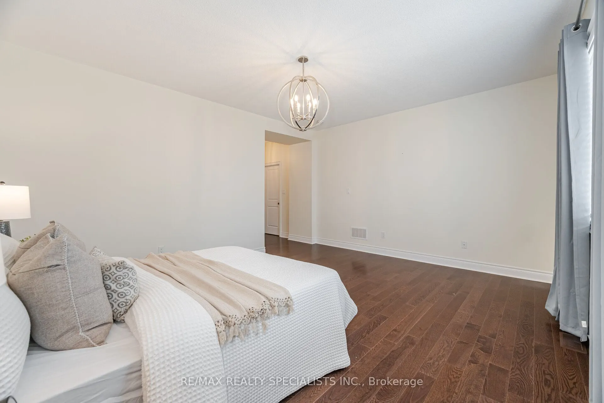 33 Stonegate Avenue