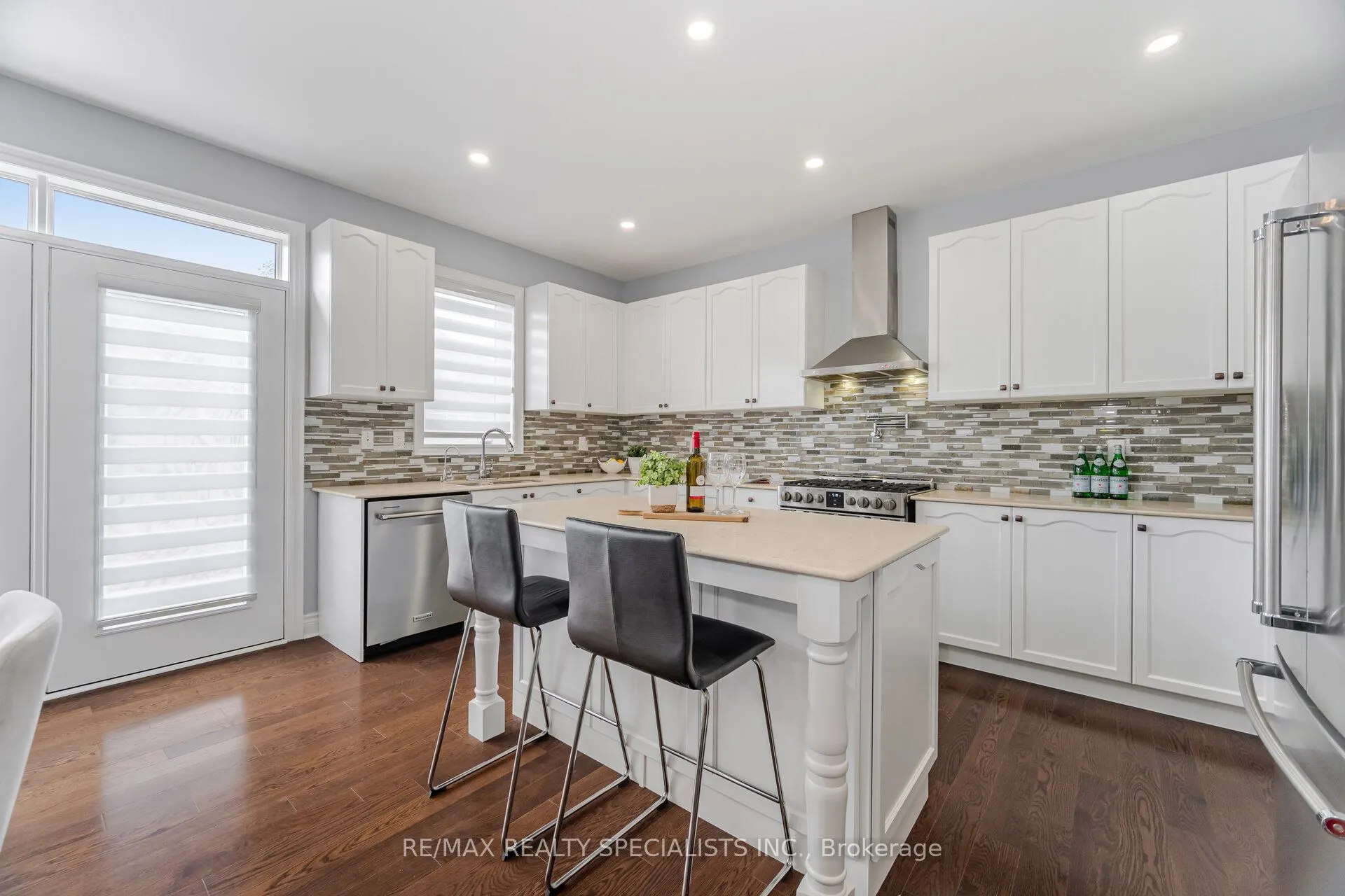 33 Stonegate Avenue