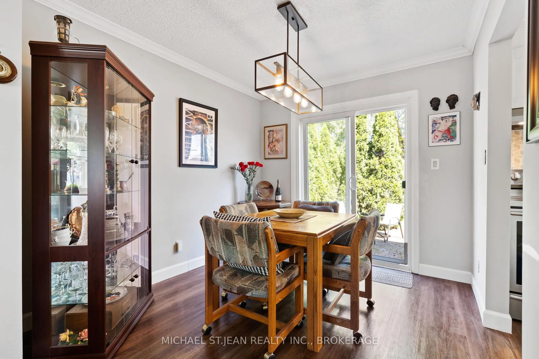 8117 Lynhurst Drive