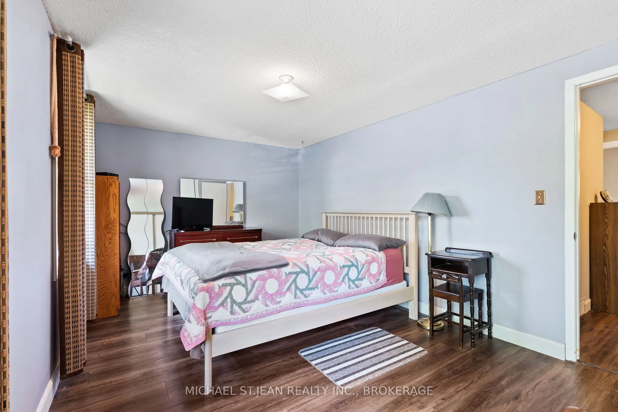 8117 Lynhurst Drive