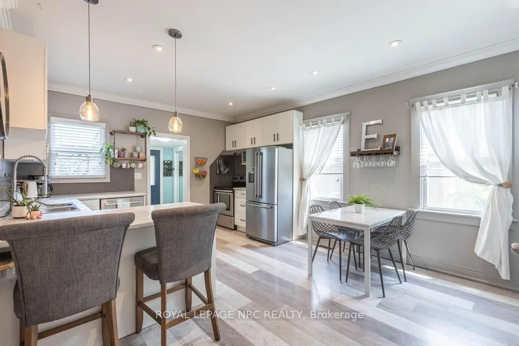 48 Hodgkins Avenue
