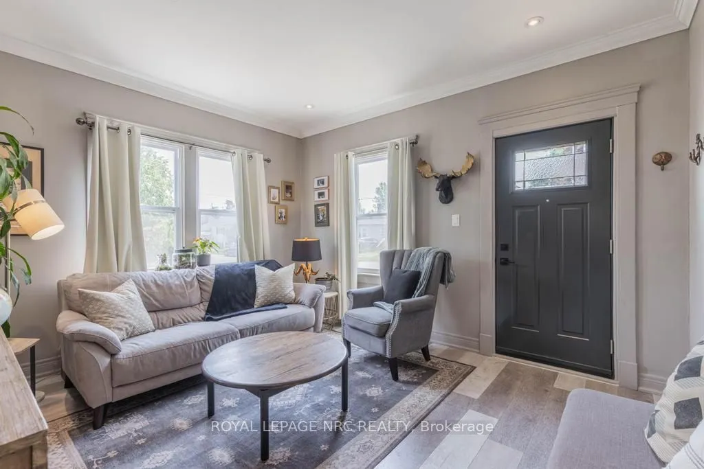 48 Hodgkins Avenue