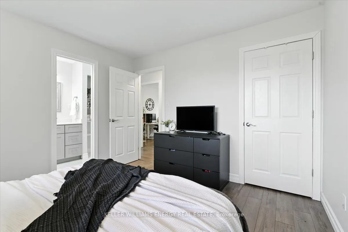 2584 Marsdale Drive