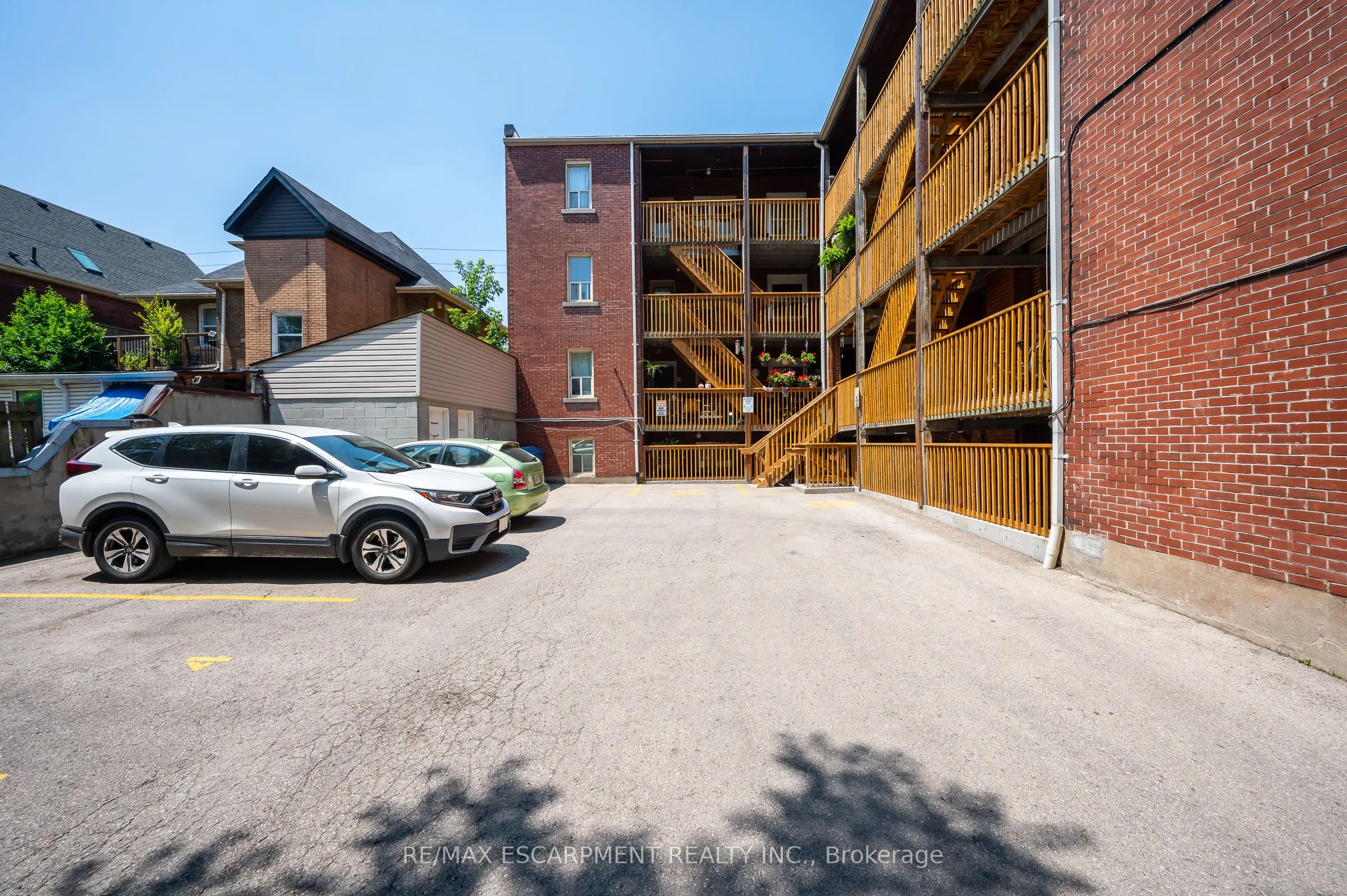 6 Vineland Avenue, #22