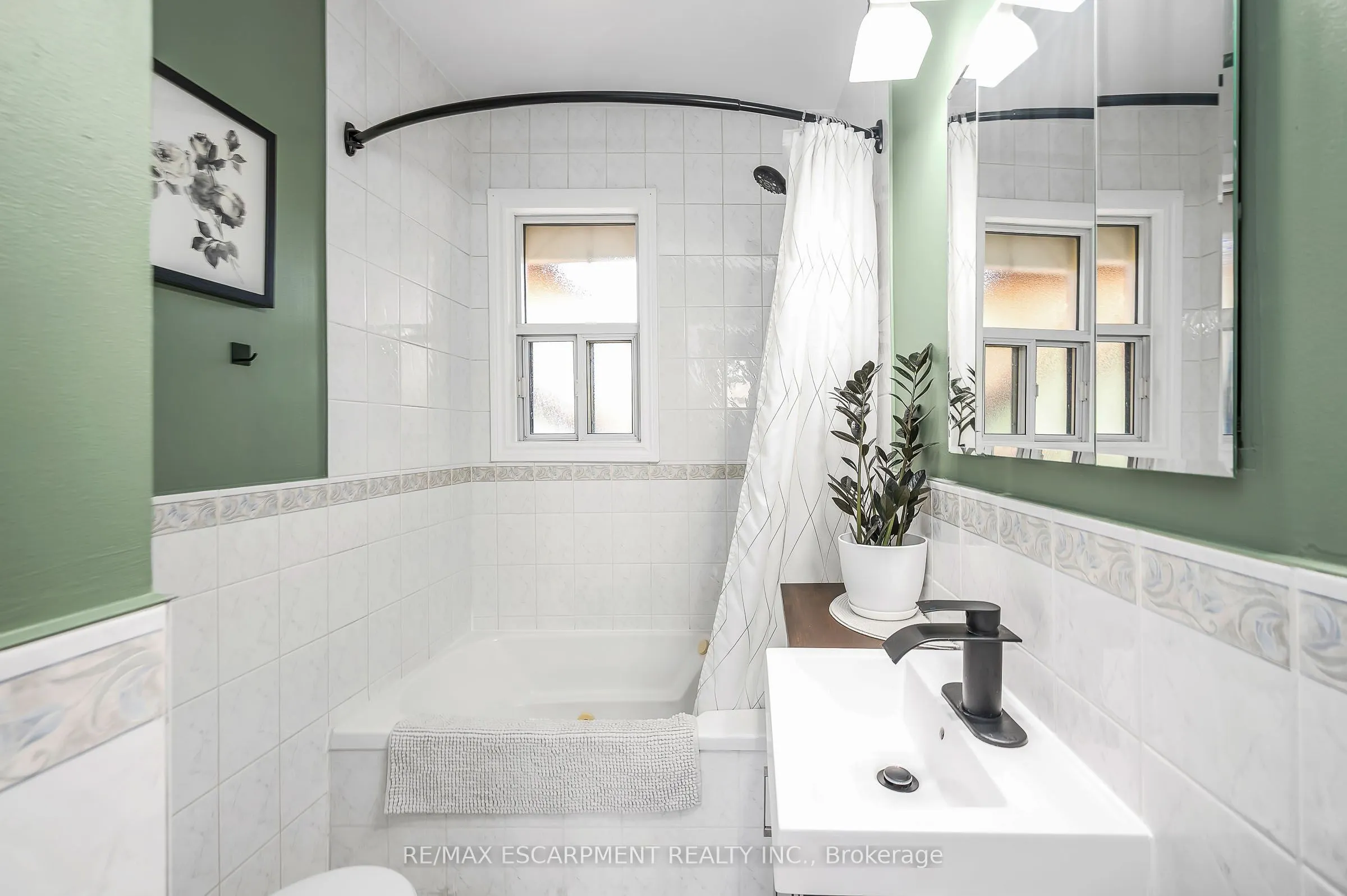 6 Vineland Avenue, #22
