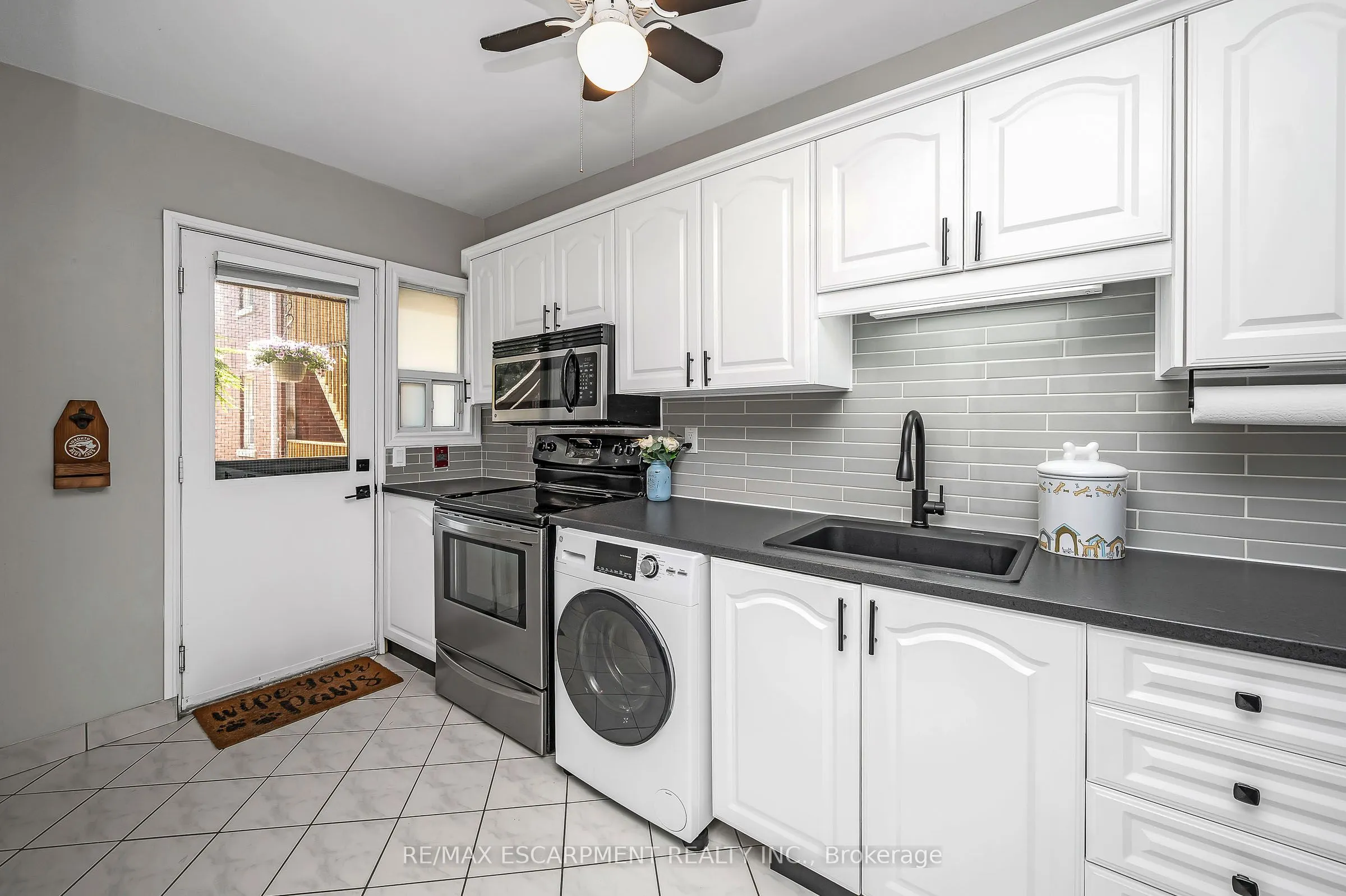 6 Vineland Avenue, #22