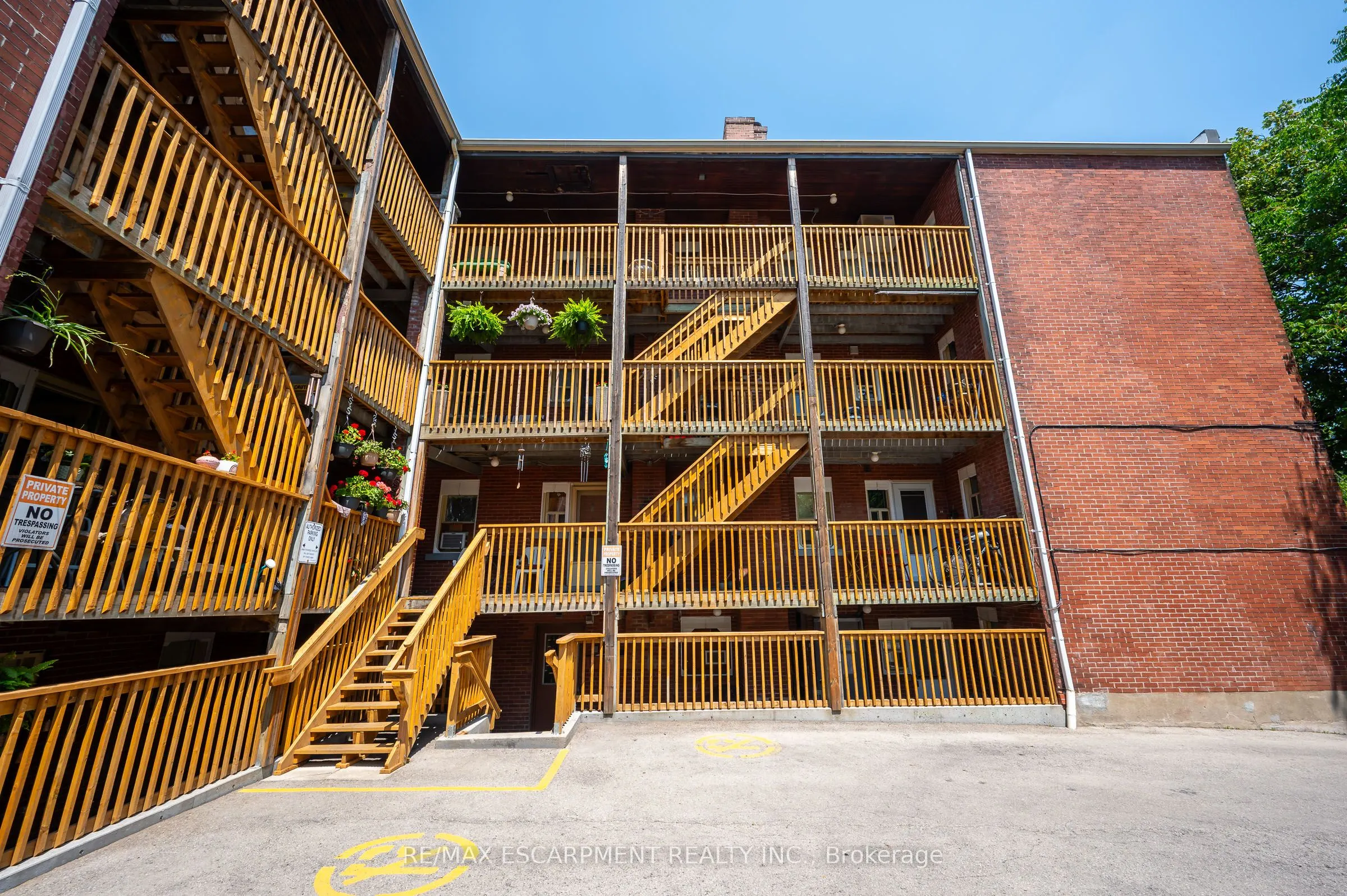 6 Vineland Avenue, #22