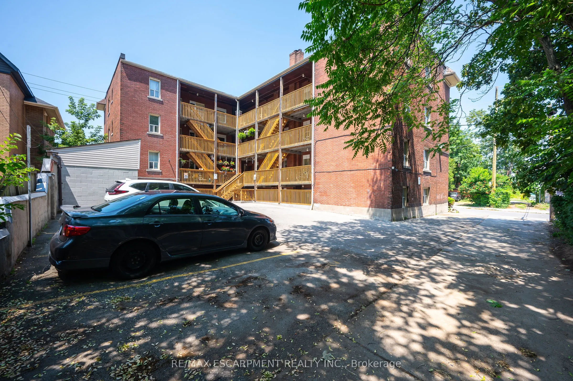 6 Vineland Avenue, #22