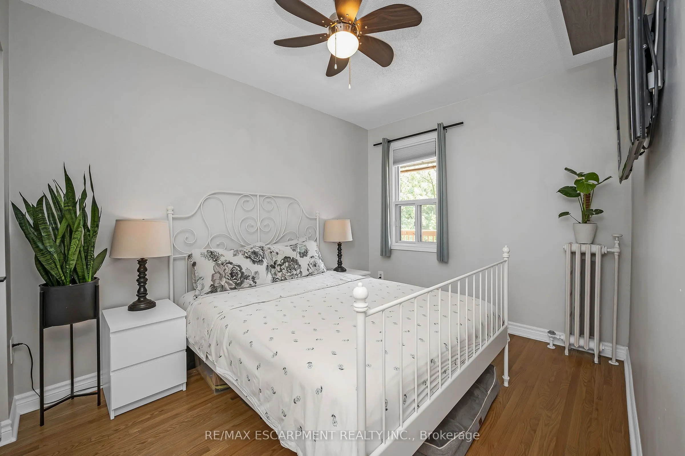 6 Vineland Avenue, #22