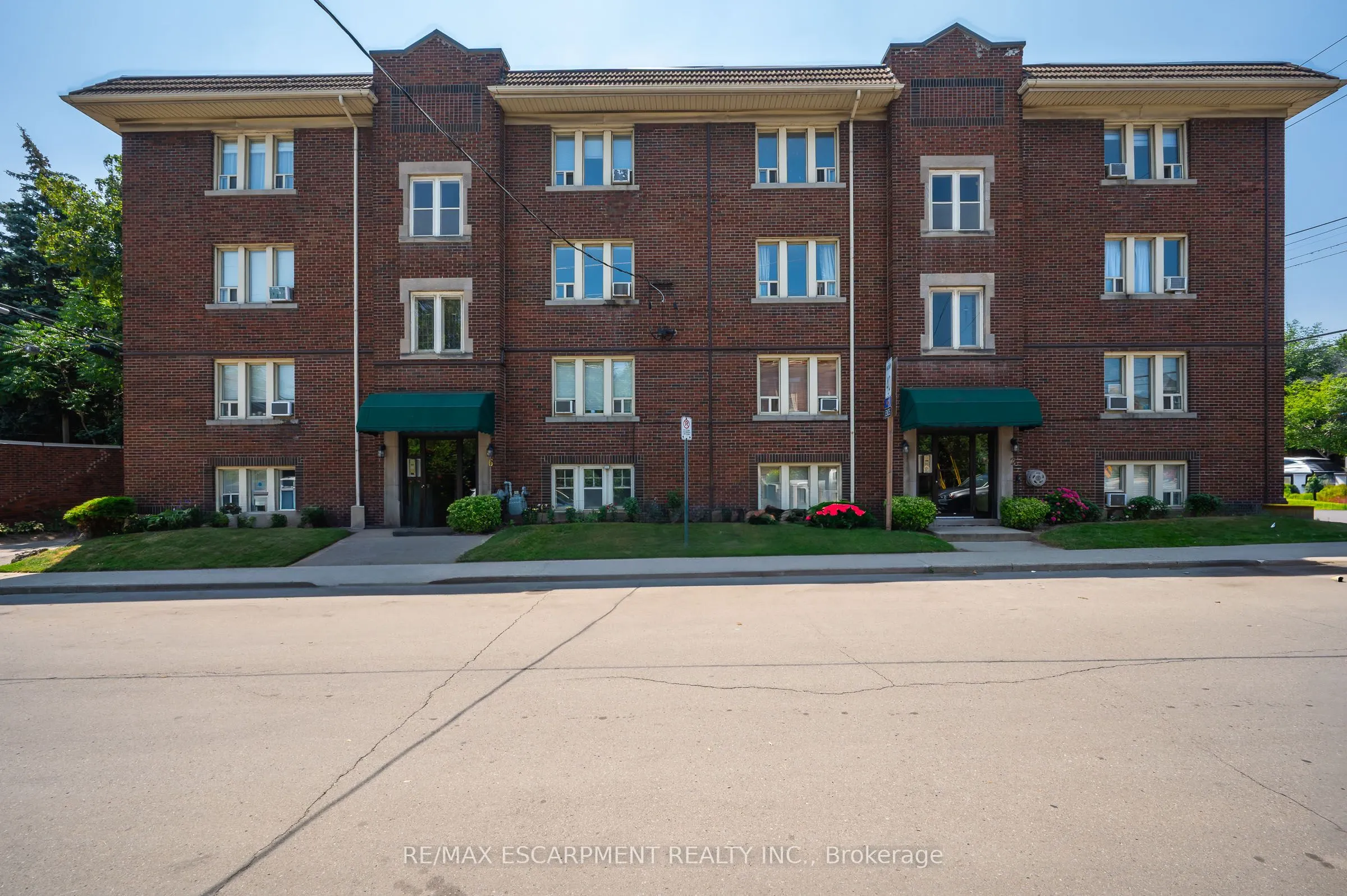 6 Vineland Avenue, #22