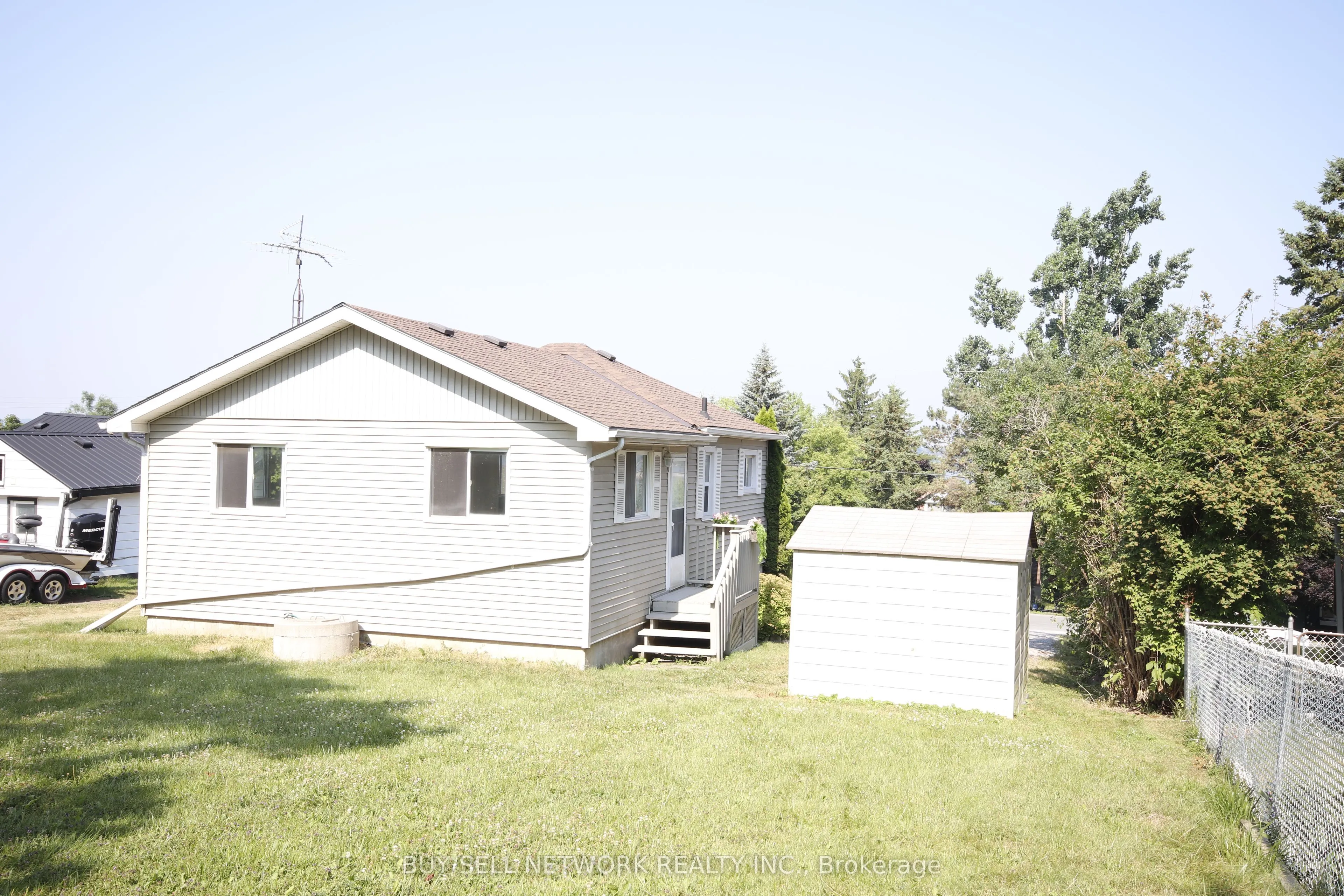 879 Garthorne Avenue
