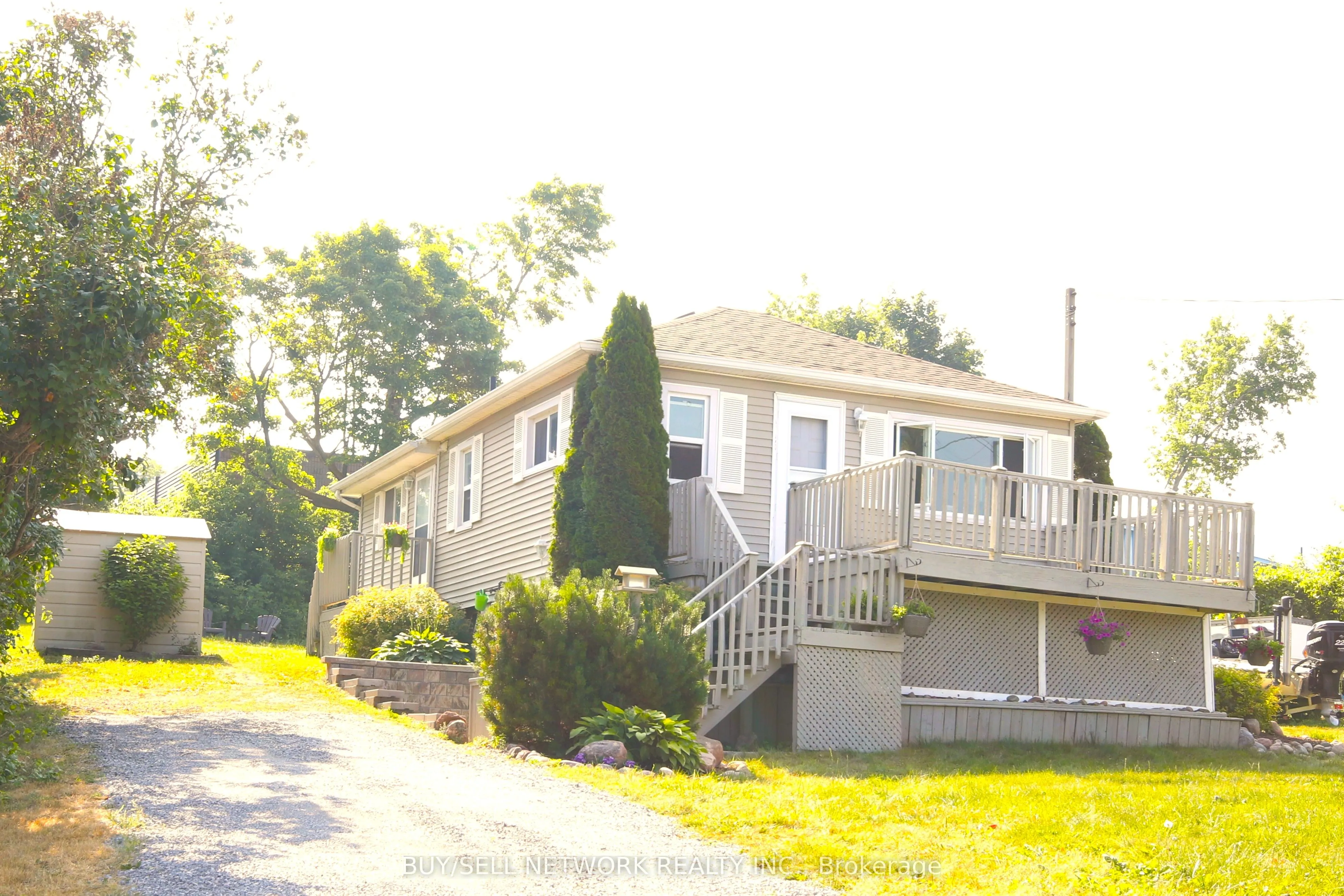 879 Garthorne Avenue