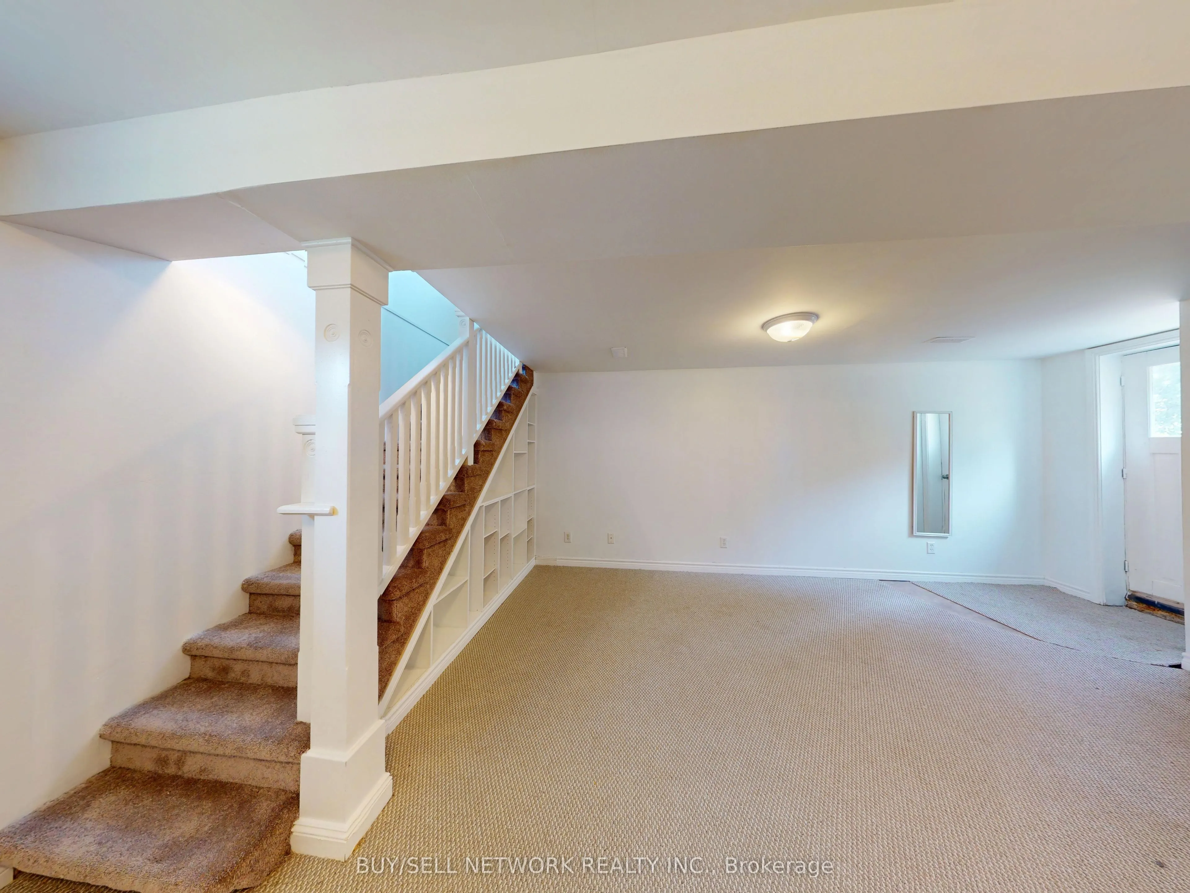 879 Garthorne Avenue