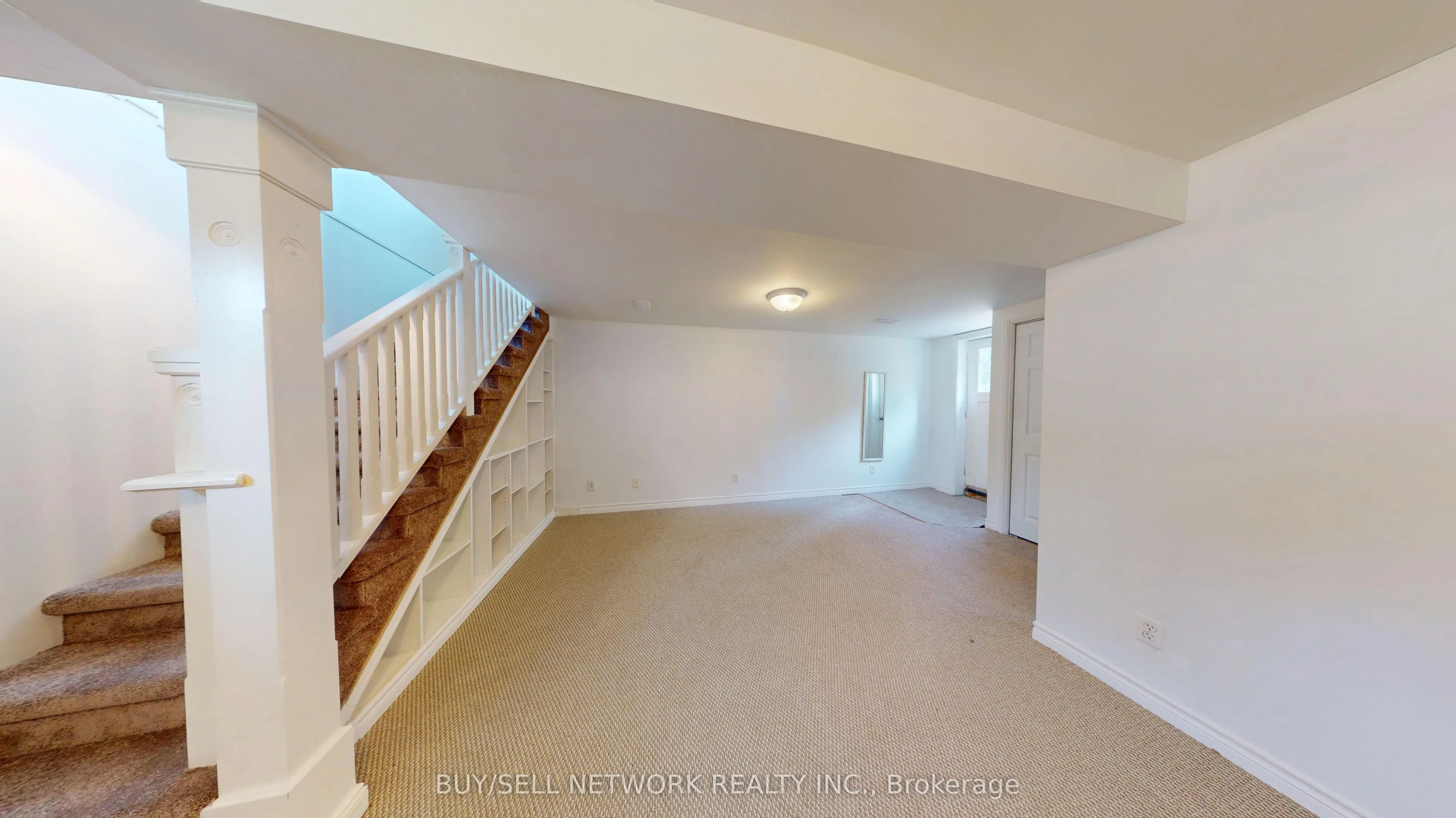 879 Garthorne Avenue
