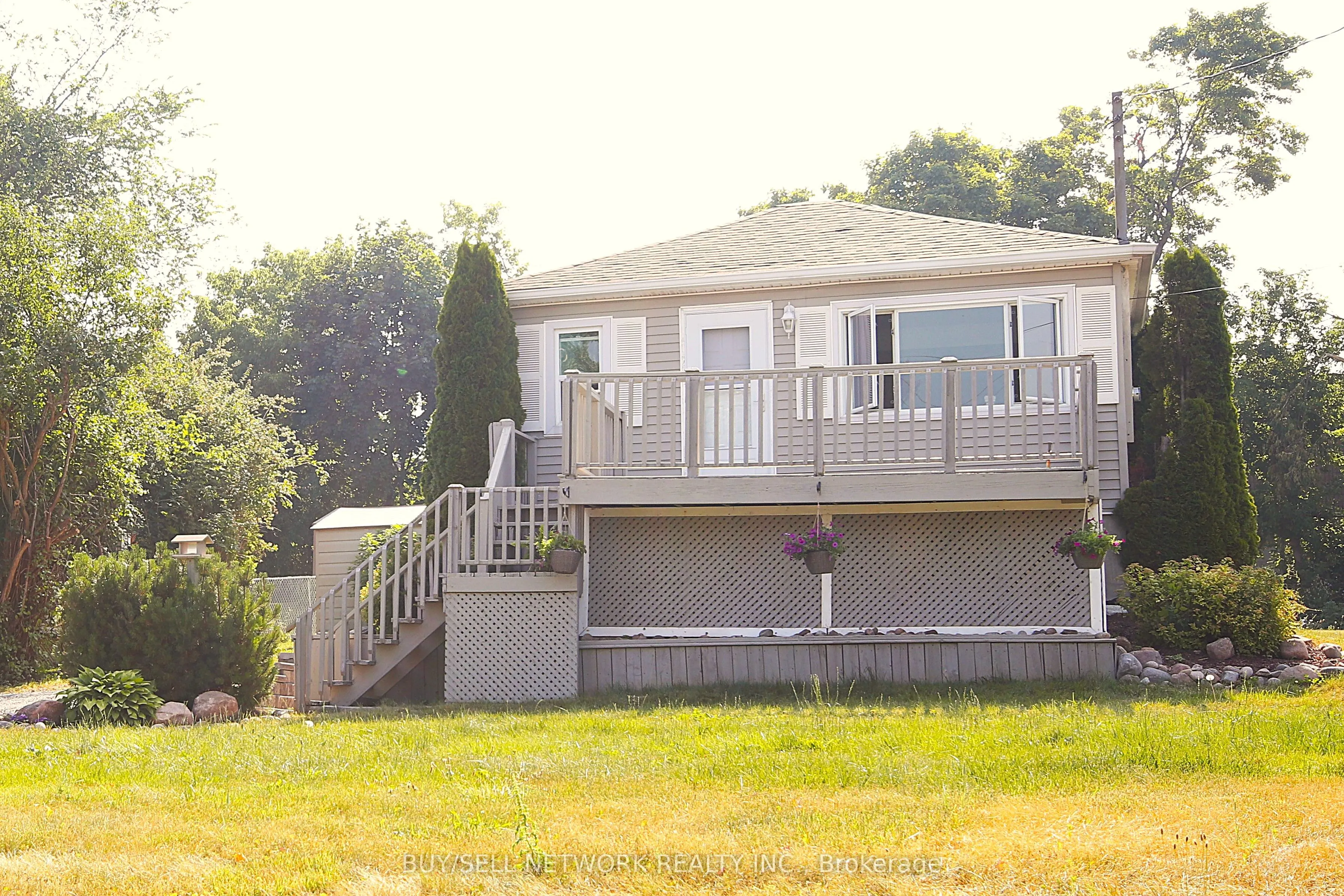 879 Garthorne Avenue