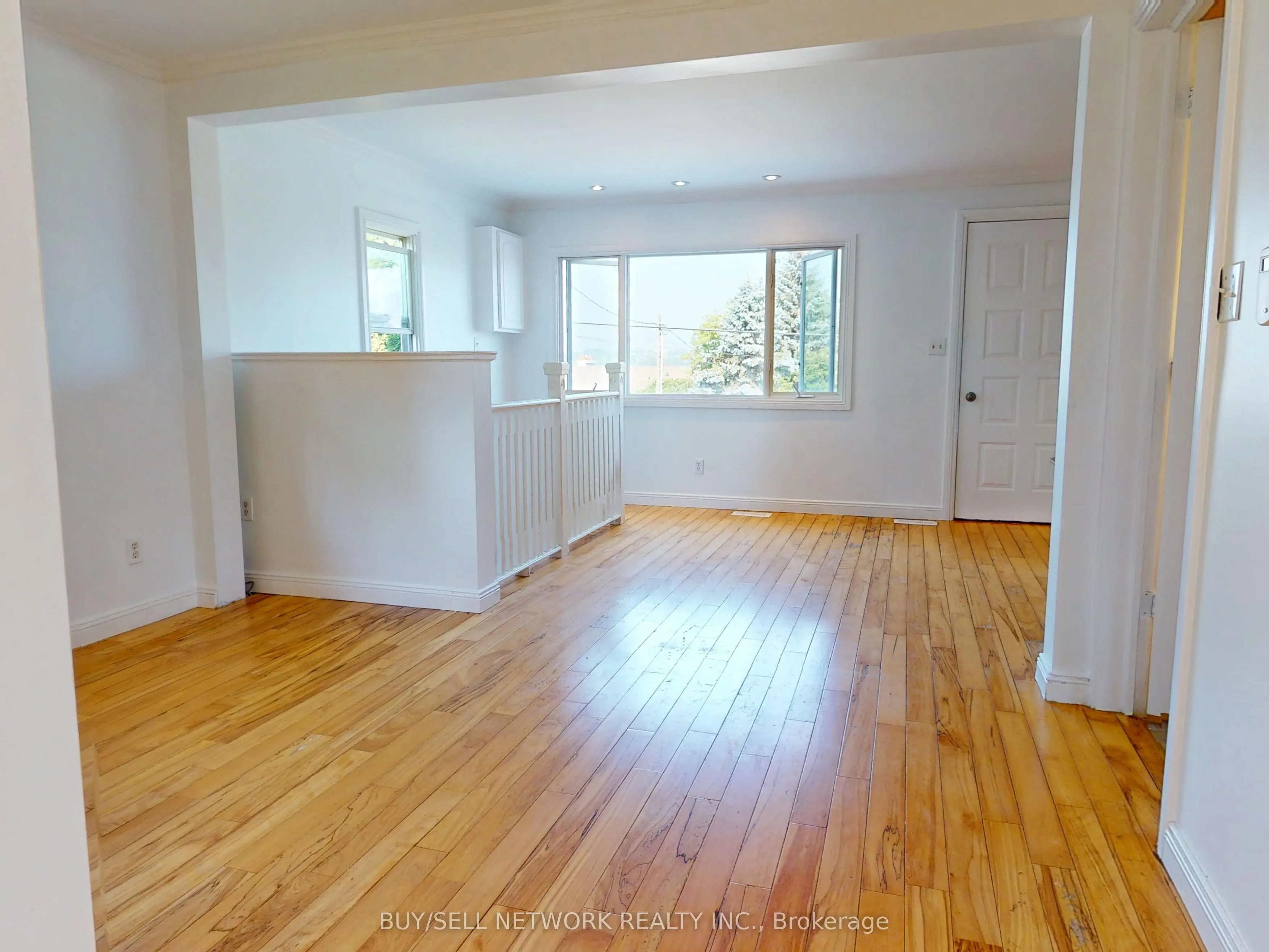 879 Garthorne Avenue