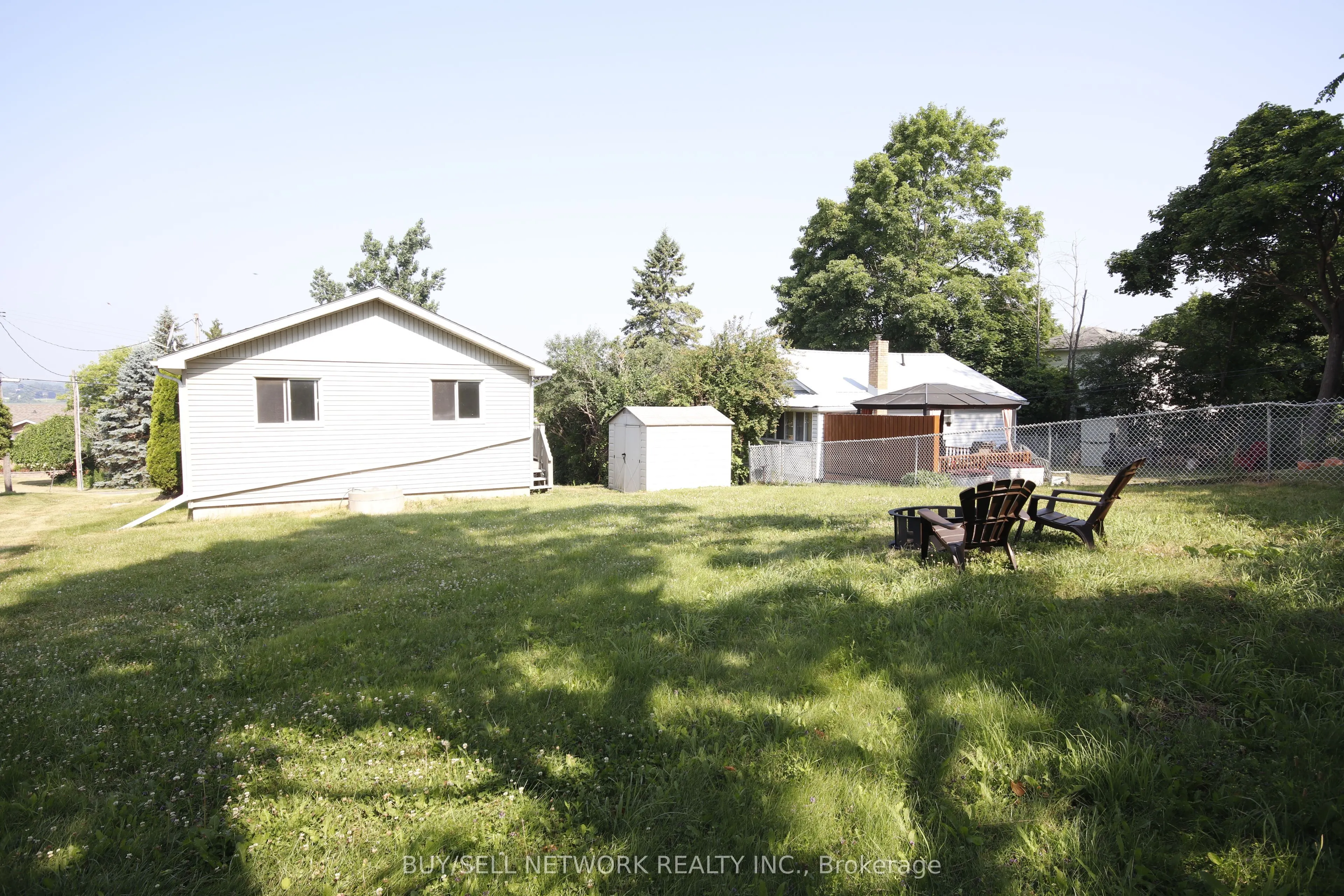 879 Garthorne Avenue