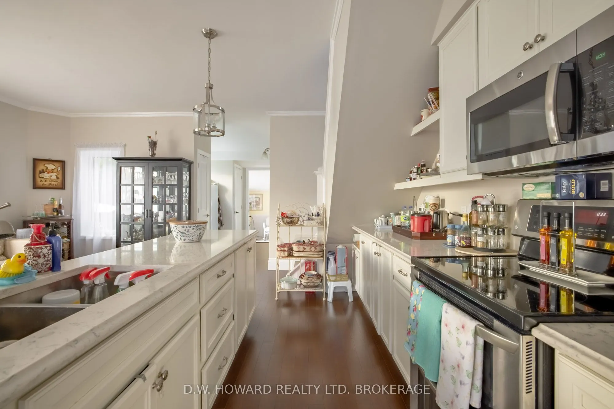 9 Phipps Street S