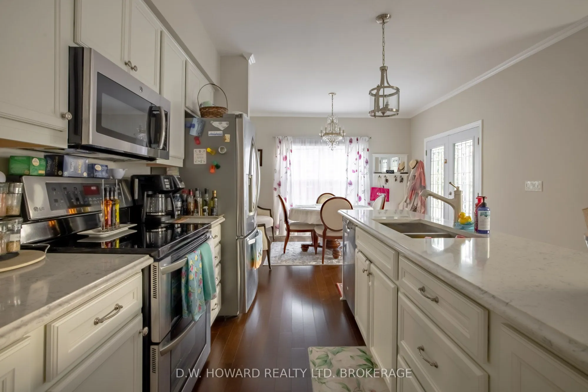 9 Phipps Street S
