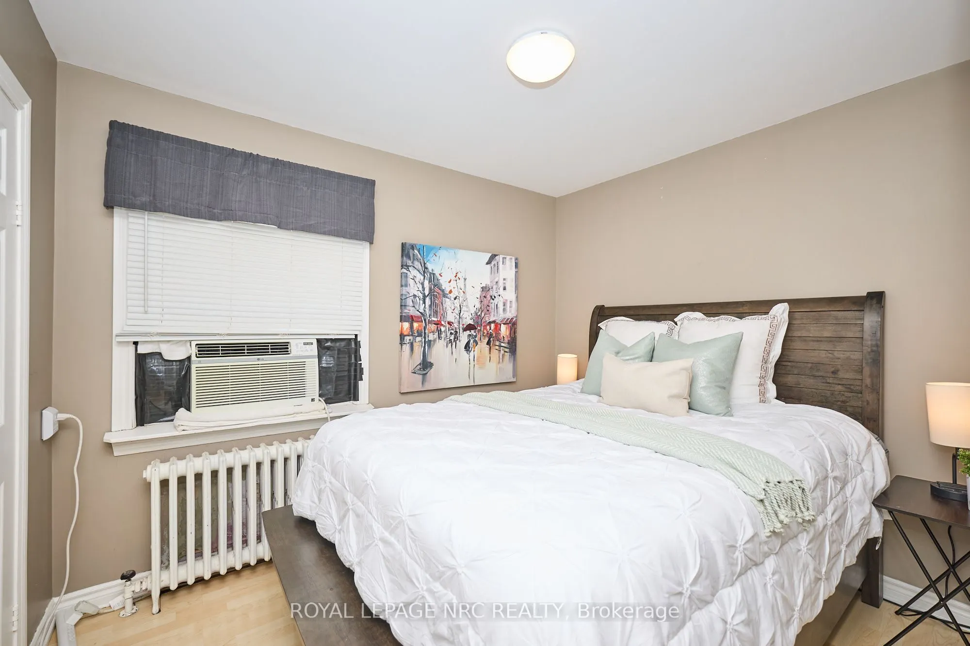 8 Woodburn Avenue