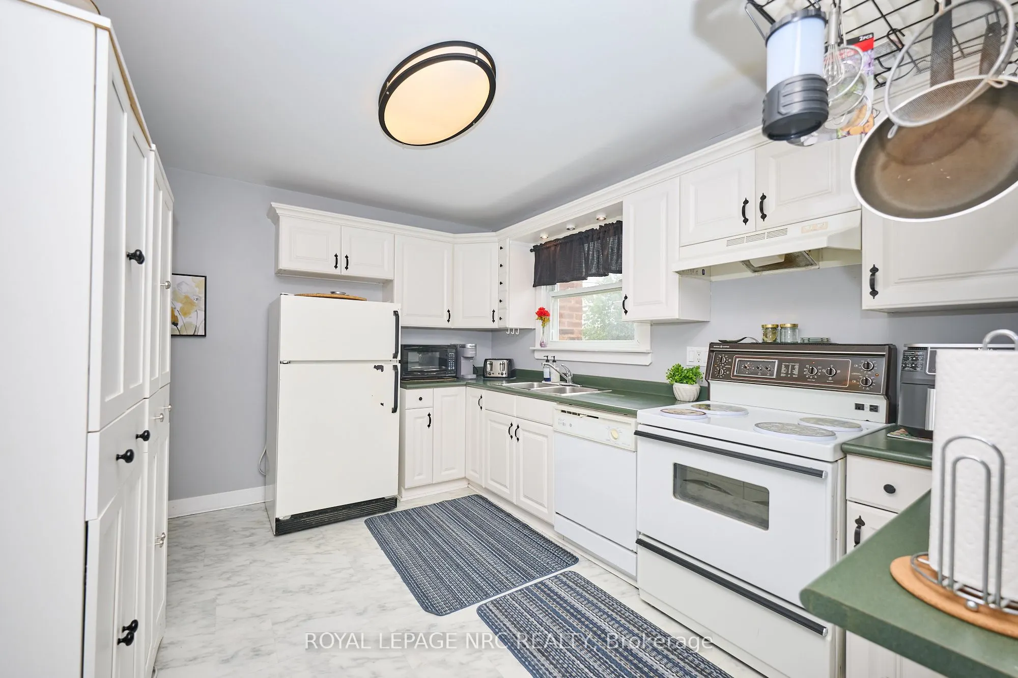8 Woodburn Avenue