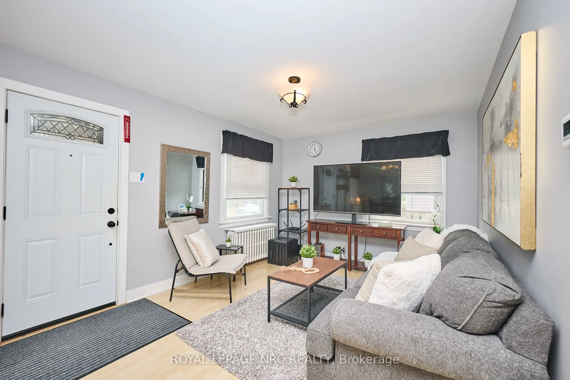 8 Woodburn Avenue