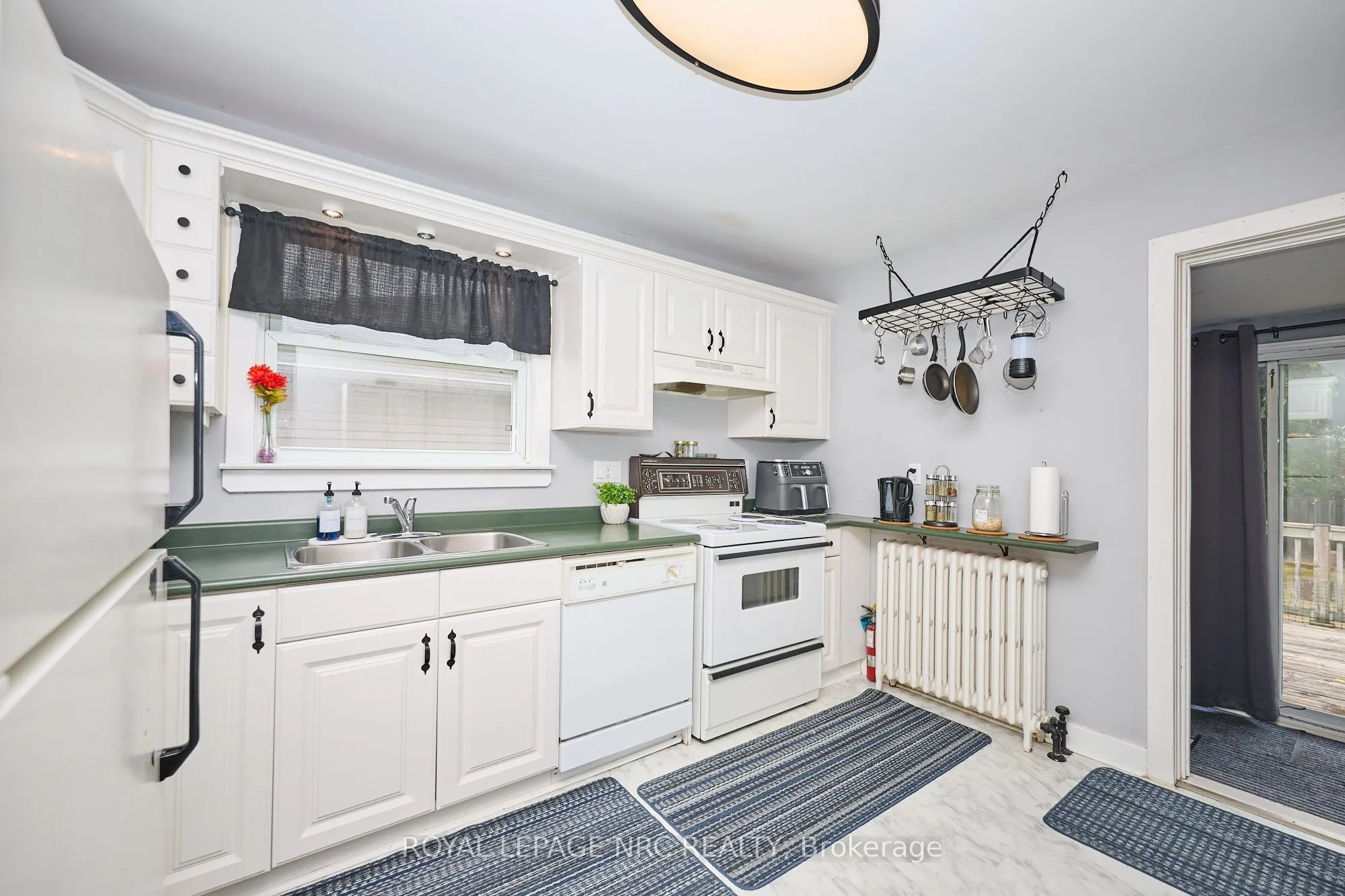 8 Woodburn Avenue