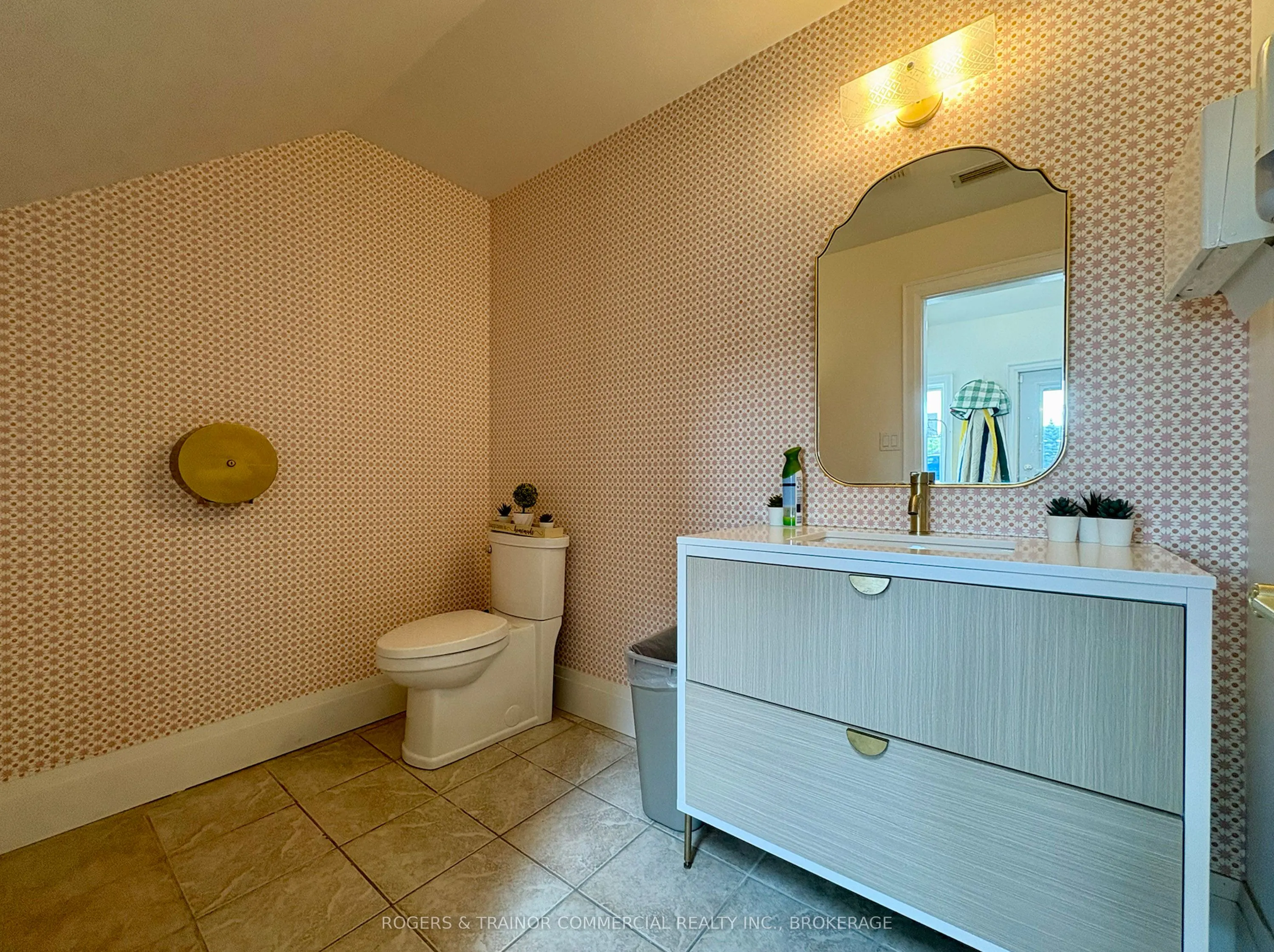 637 Norris Court, #5, 6