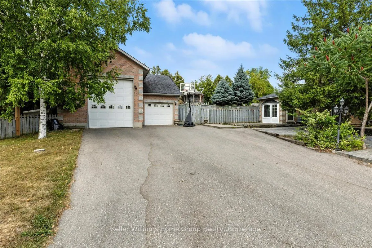 212 Inglis Street