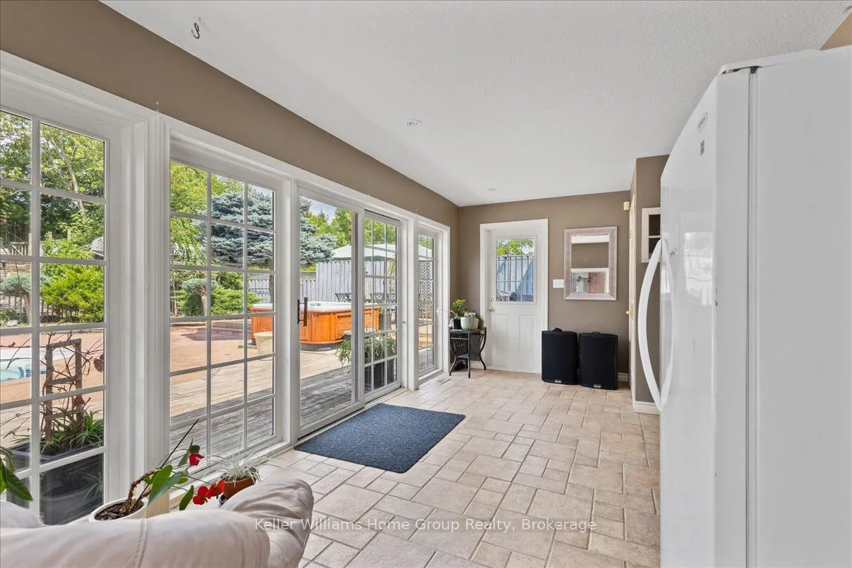 212 Inglis Street