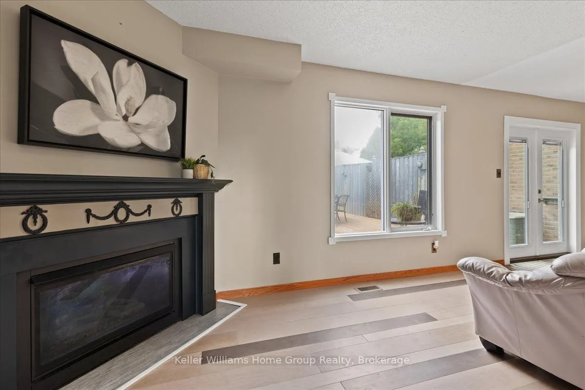 212 Inglis Street